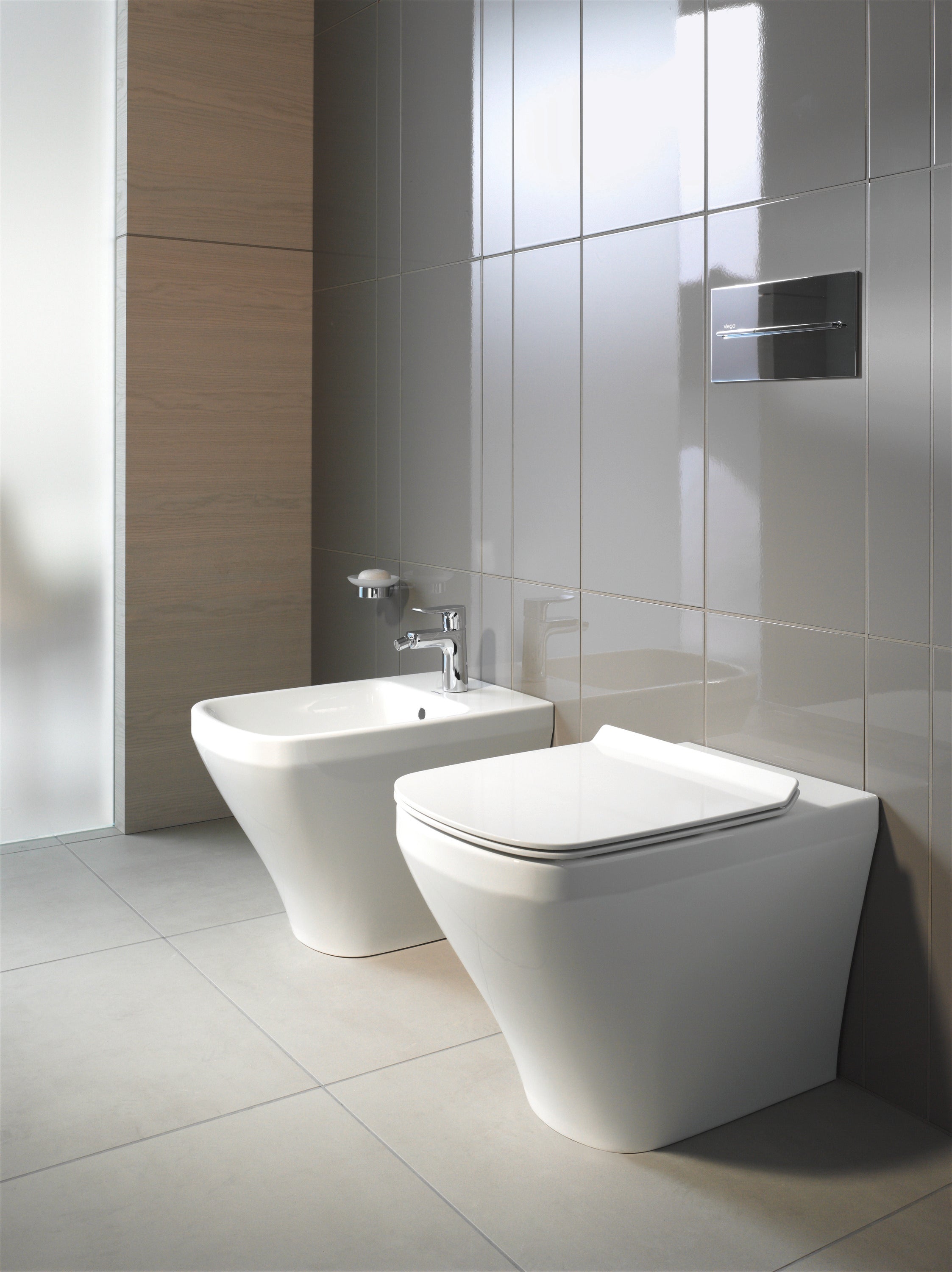 DuraStyle Round Slow Close Toilet Seat in White
