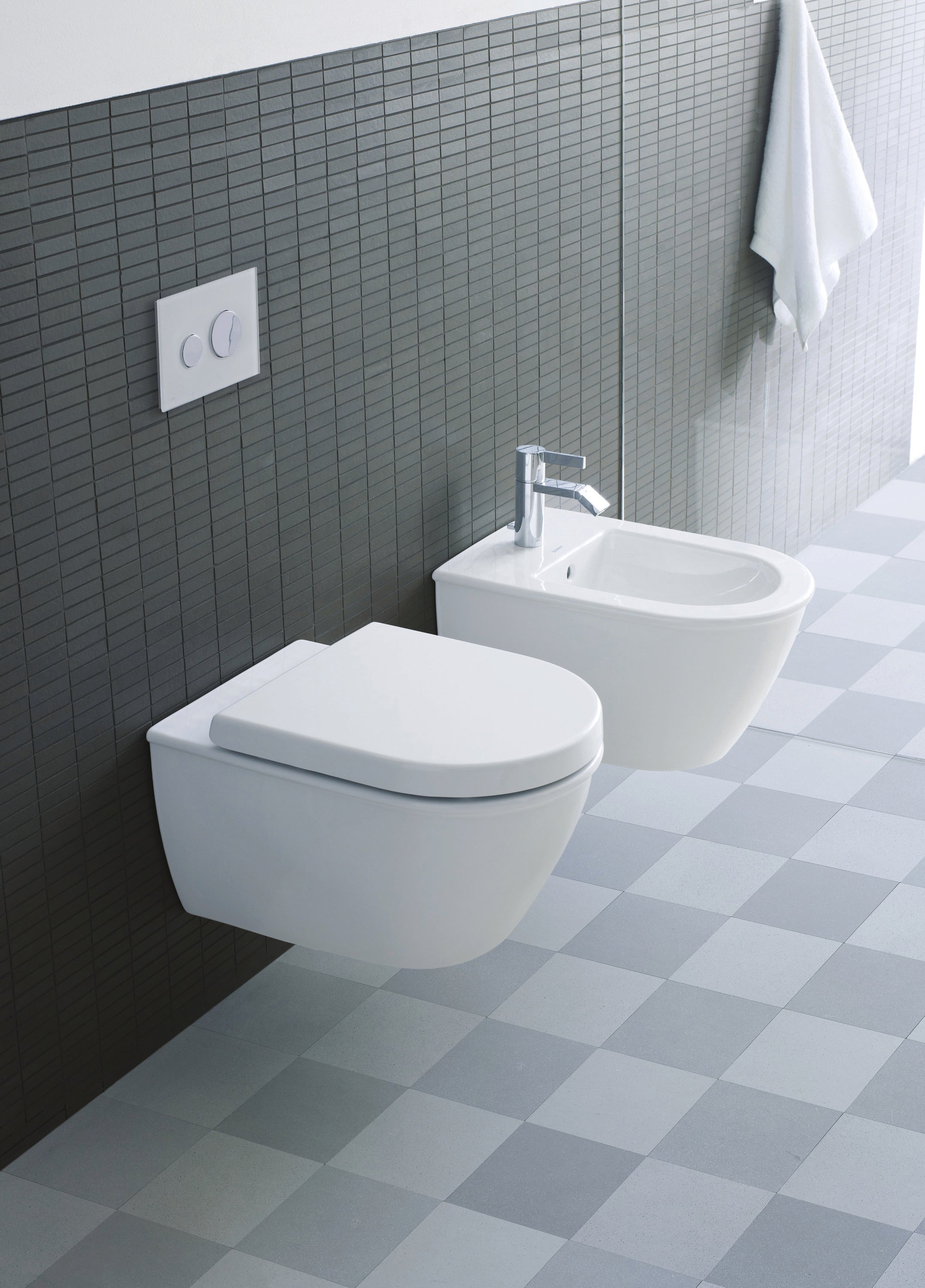 Darling New Round Slow Close Toilet Seat in White