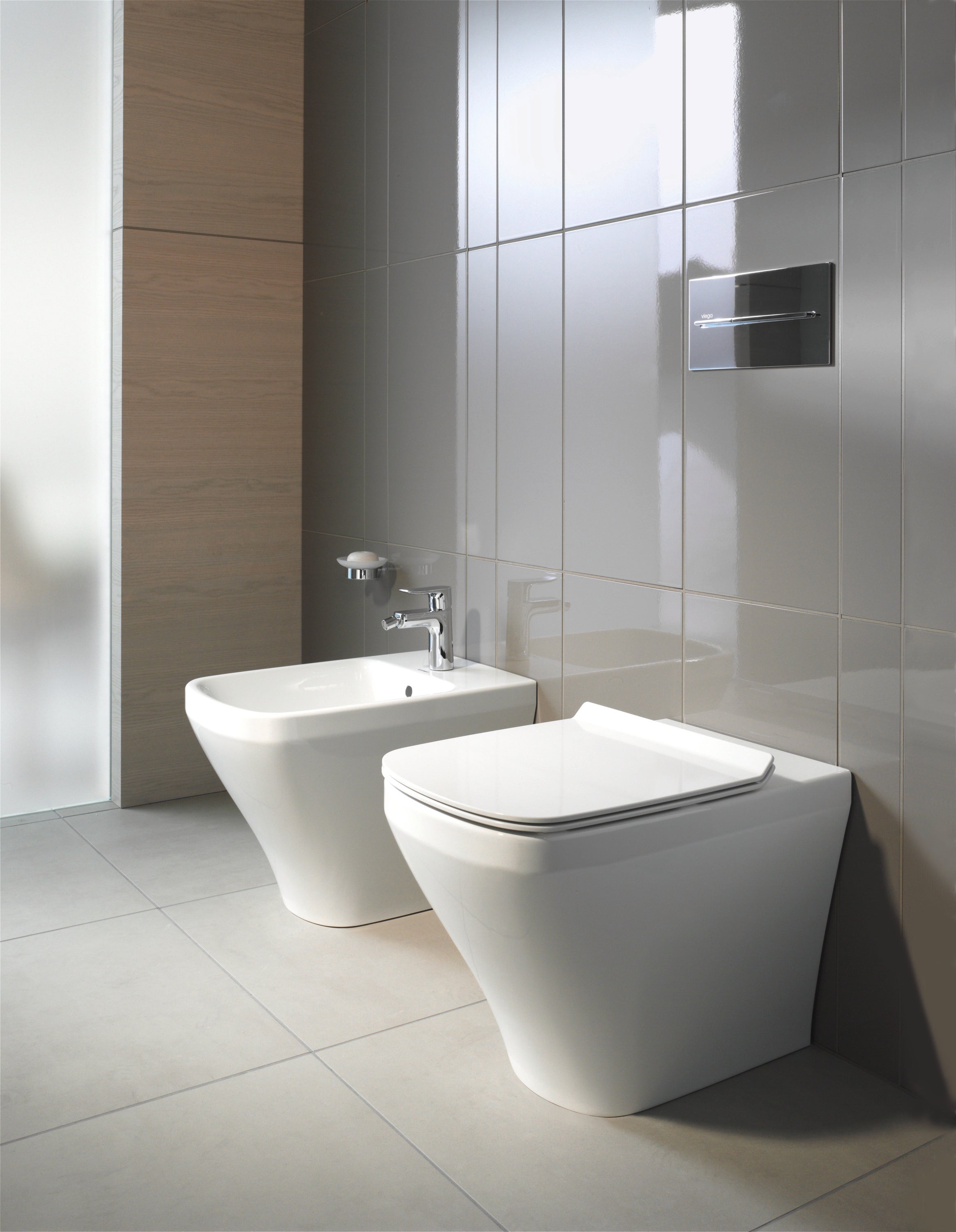 DuraStyle Round Slow Close Toilet Seat in White