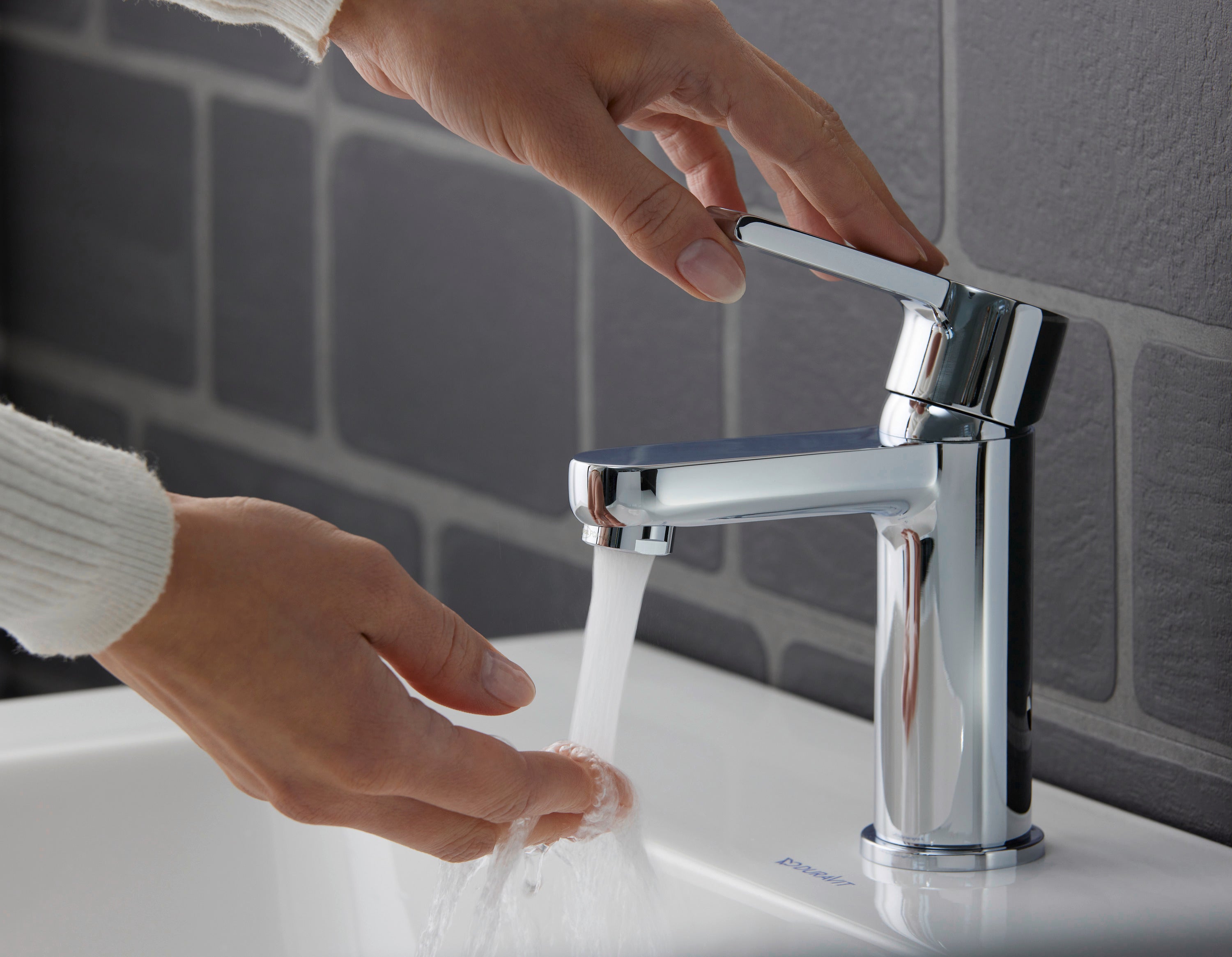 B.2 5 7/8" Single Hole Bathroom Sink FaucetBathroom Sink Faucet in Chrome, Drain Included