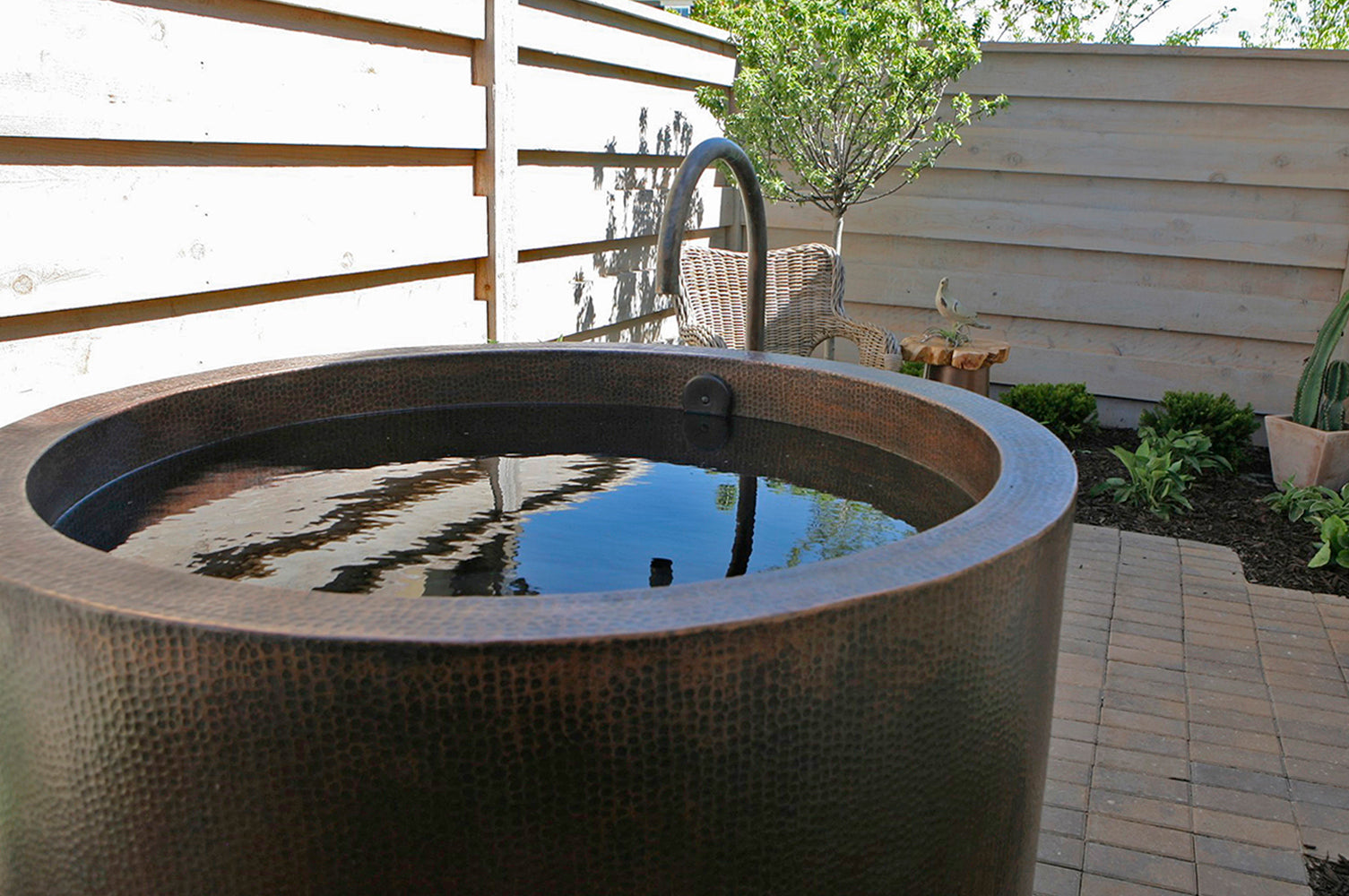 Alternate Image for Premier Copper Products Japanese Style Soaker Hammered Copper Bathtub, BTR45DB