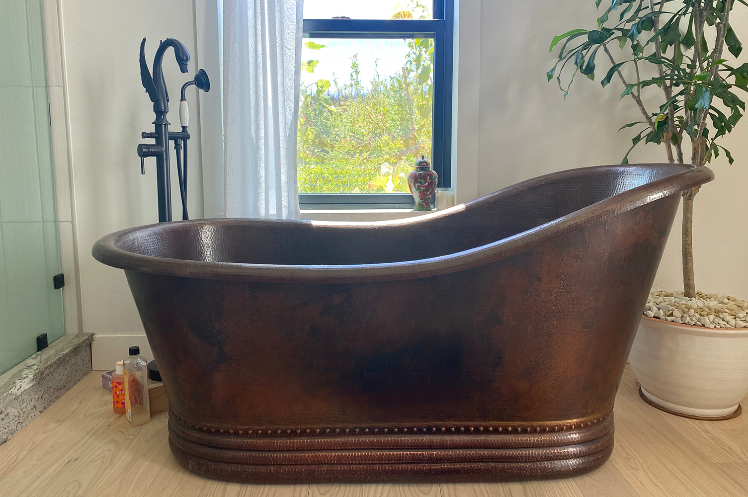 Alternate Image for Premier Copper Products 67" Hammered Copper Single Slipper Bathtub, BTS67DB