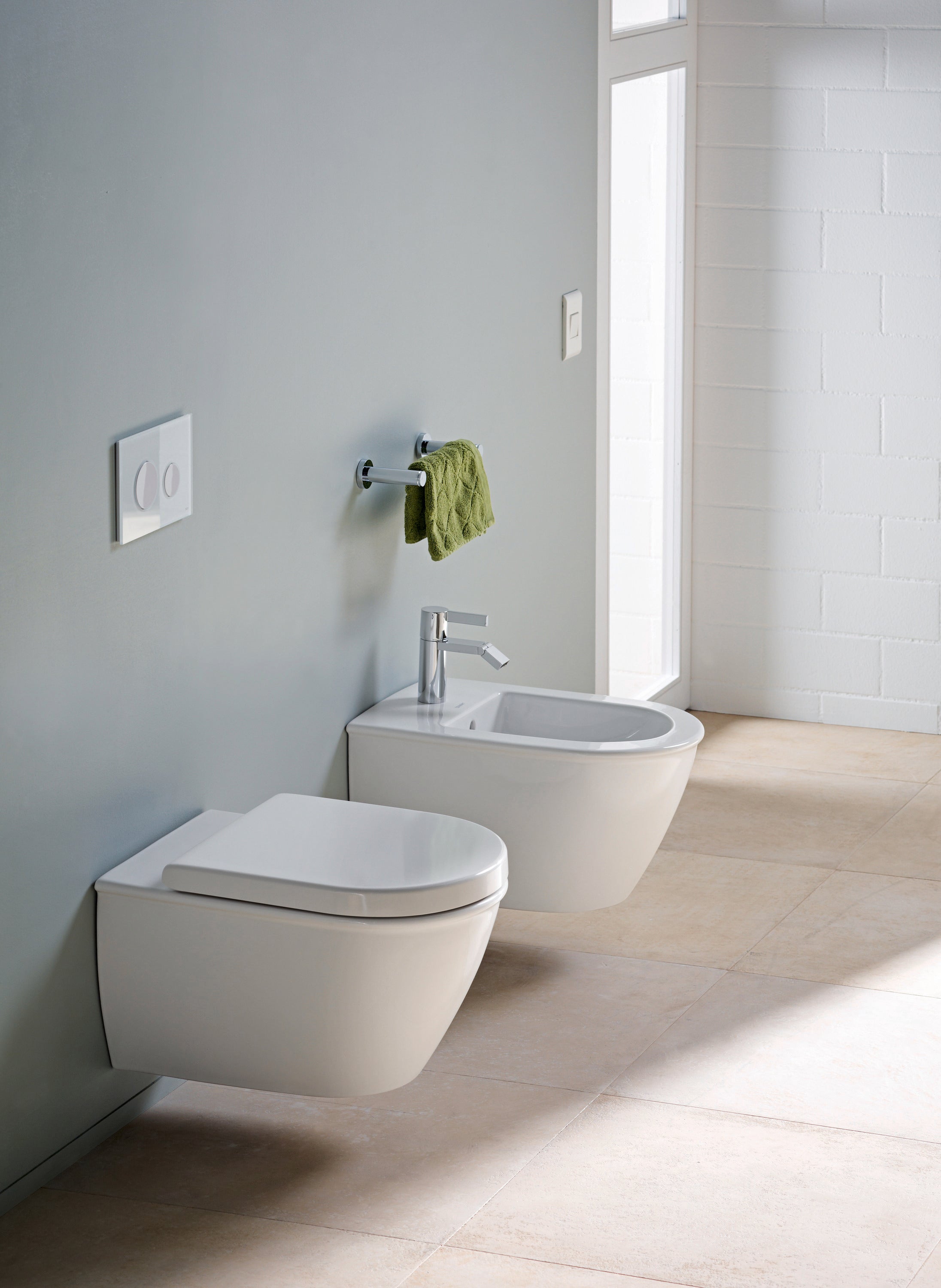 Darling New 1.6/0.8 GPF Dual Flush ADA Compliant Elongated Wall Mounted Toilet in White