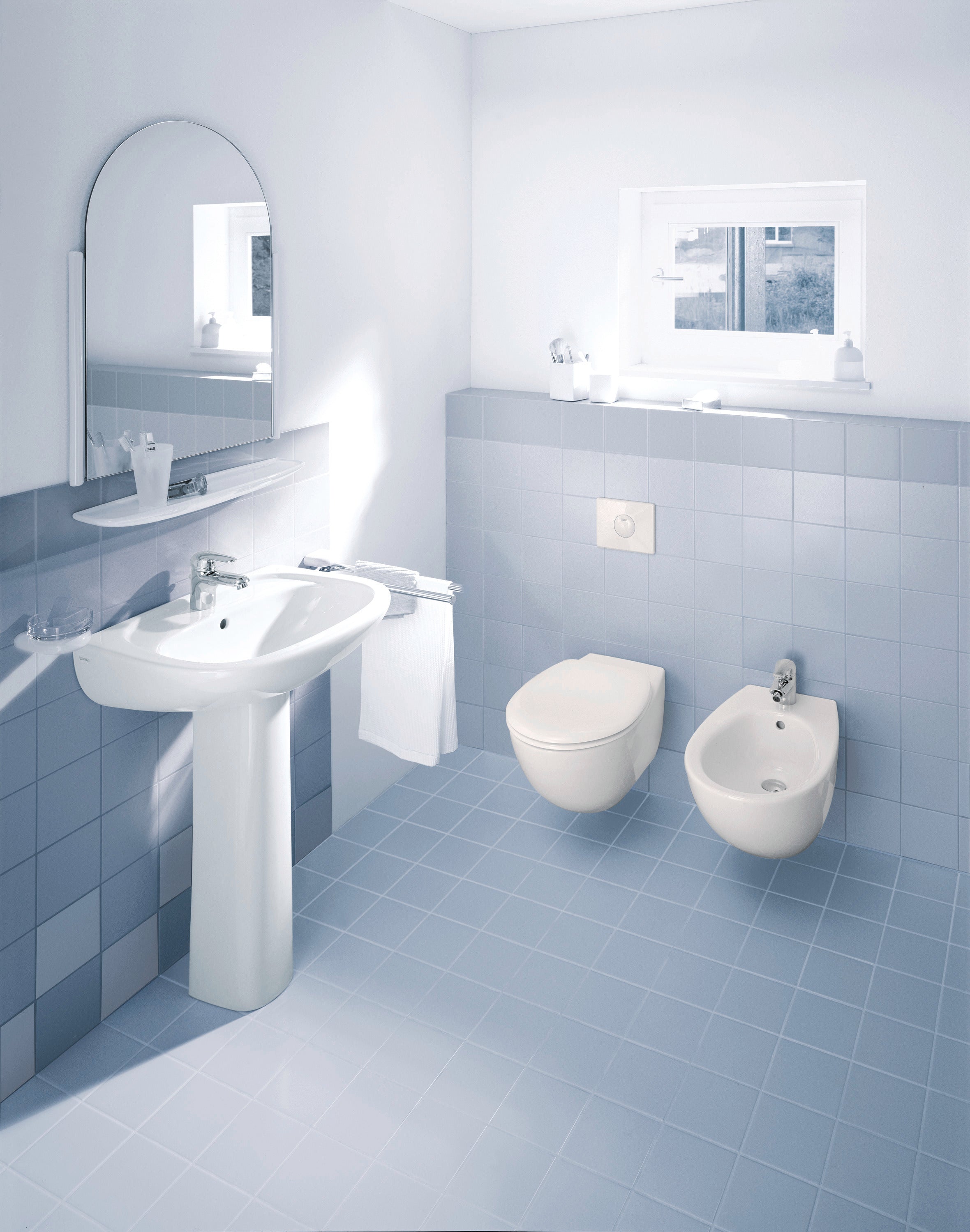 Design Classics 16 7/8" Oval Undermount Sink in White with Overflow
