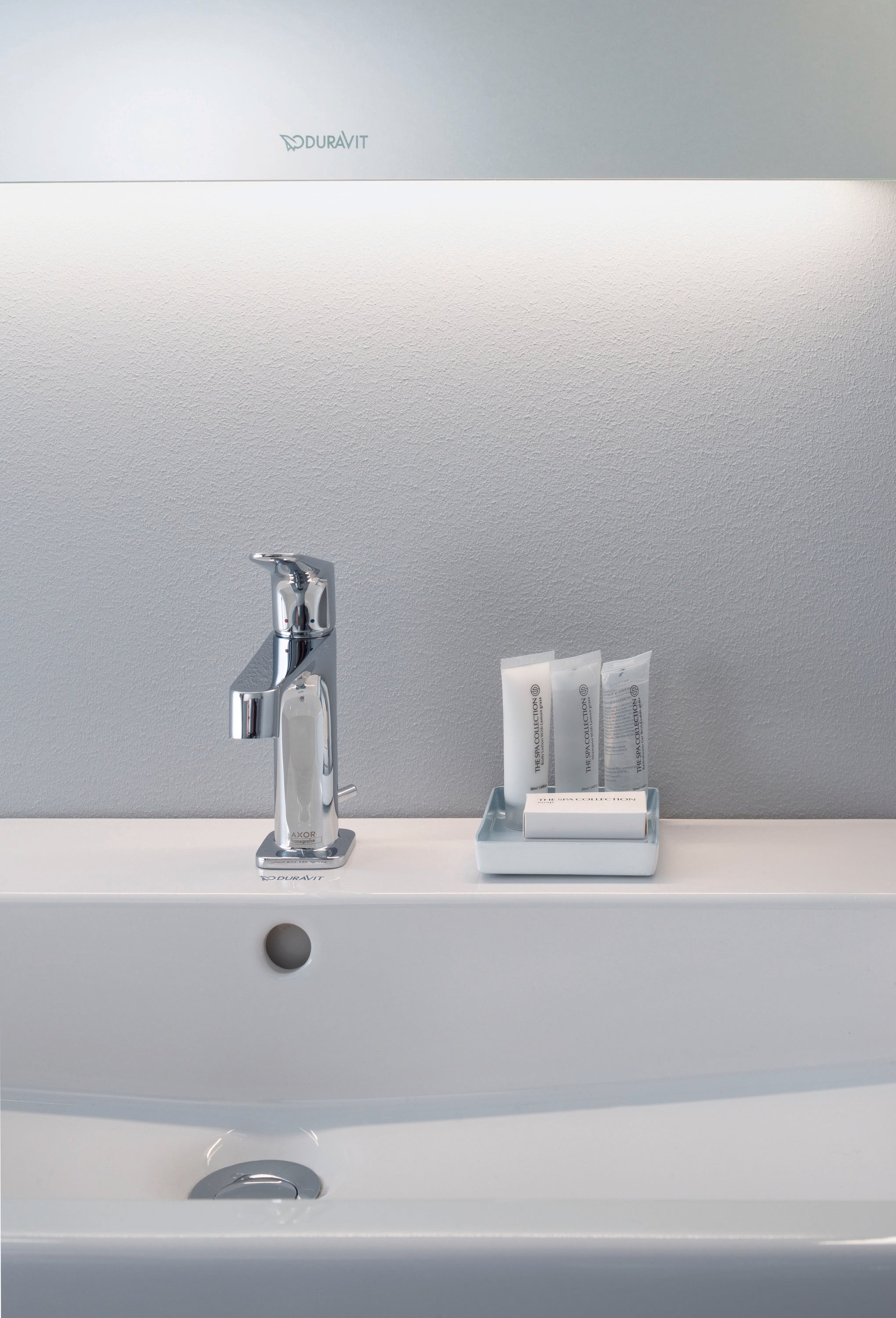 Vero 23 5/8" Rectangular Vessel Sink in White with Single Faucet Hole and with Overflow