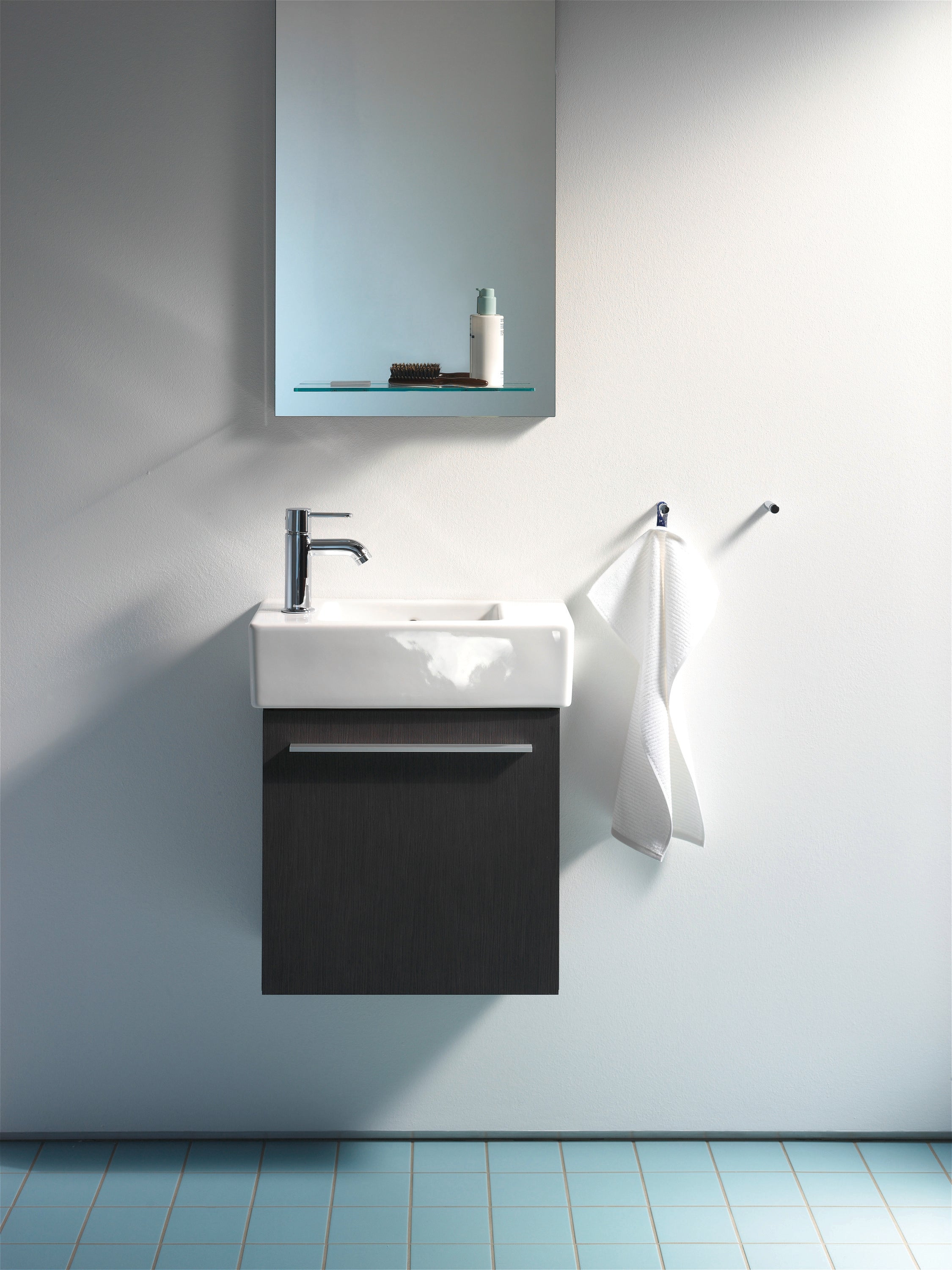 Vero 19 5/8" Rectangular Wall Mounted Sink in White with Single Faucet Hole and with Overflow