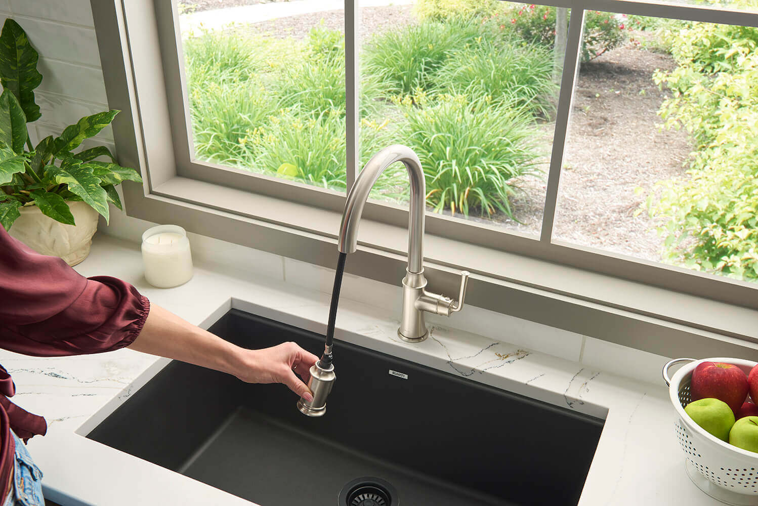 Ruvati Simoni Pull Down Pull Out Gooseneck Kitchen Faucet, Stainless Steel, Single Lever, RVF1234BN Product Image