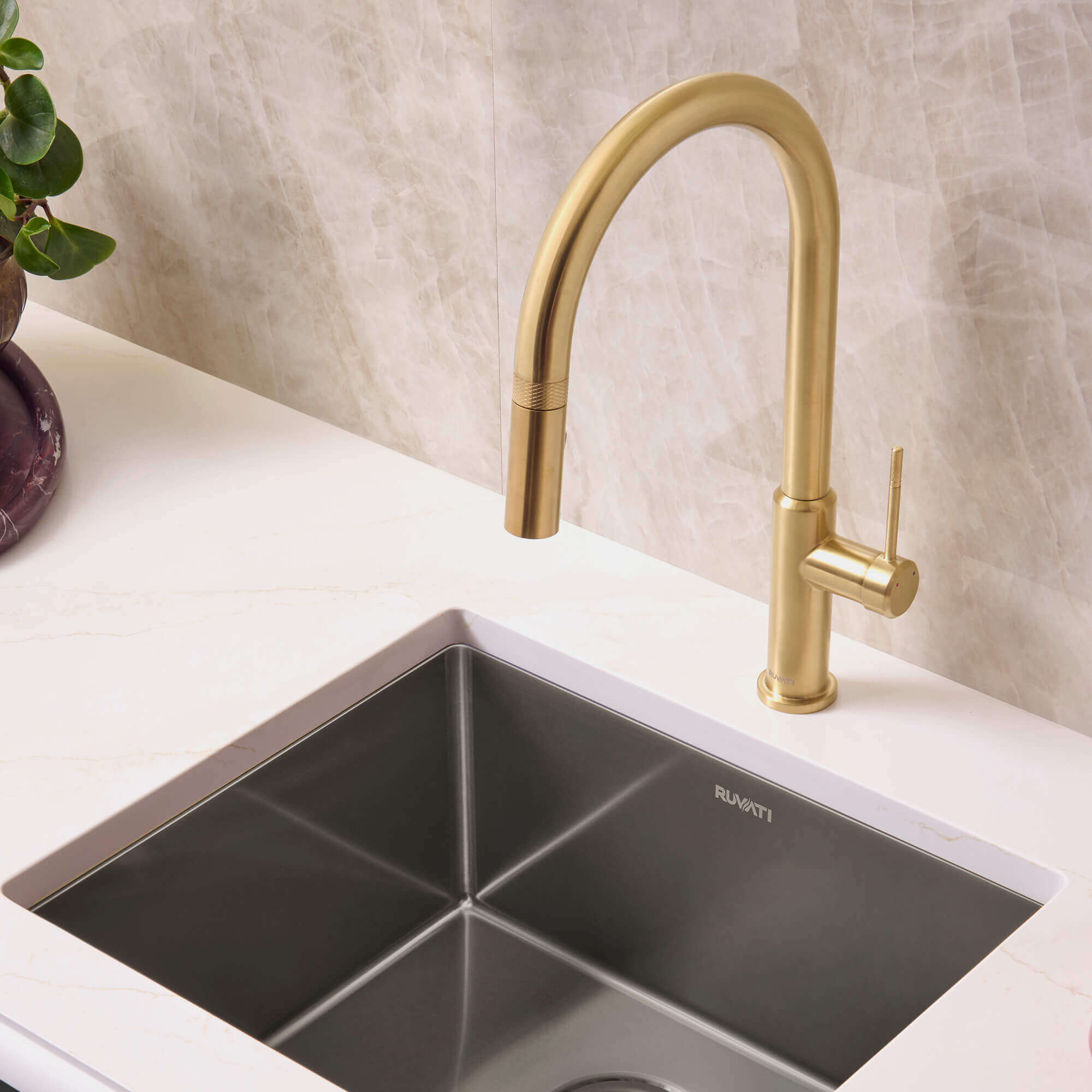 Ruvati Vestia Pull Down Kitchen Faucet, Brushed Gold, Single Lever, RVF1237SG