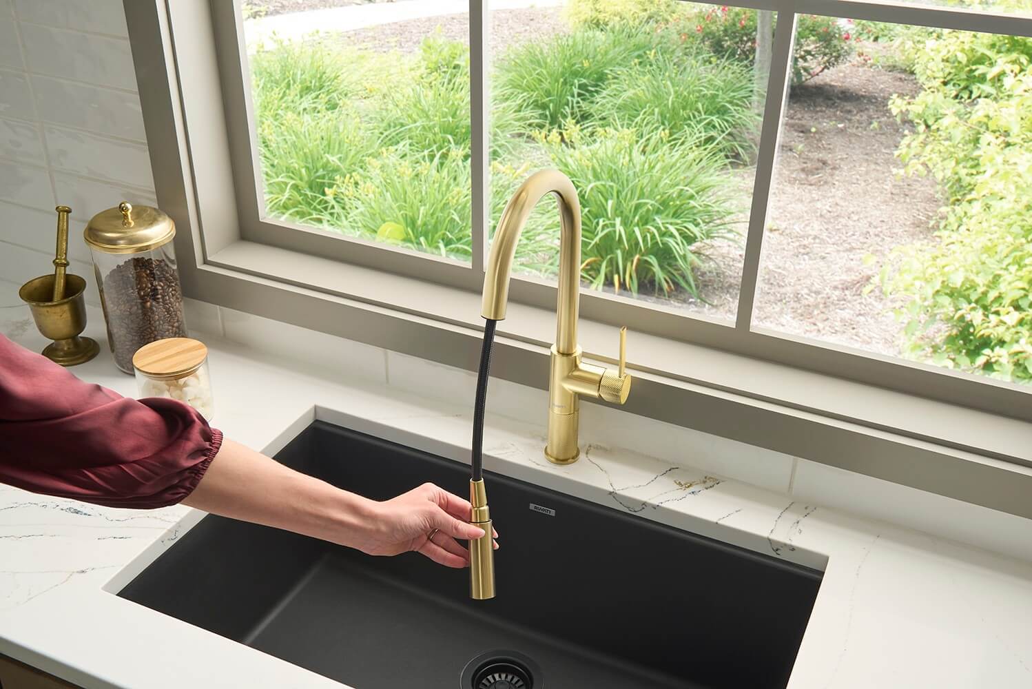 Ruvati Isola Pull Out Kitchen Faucet, Brushed Gold, Single Handle, RVF1248SG Product Image