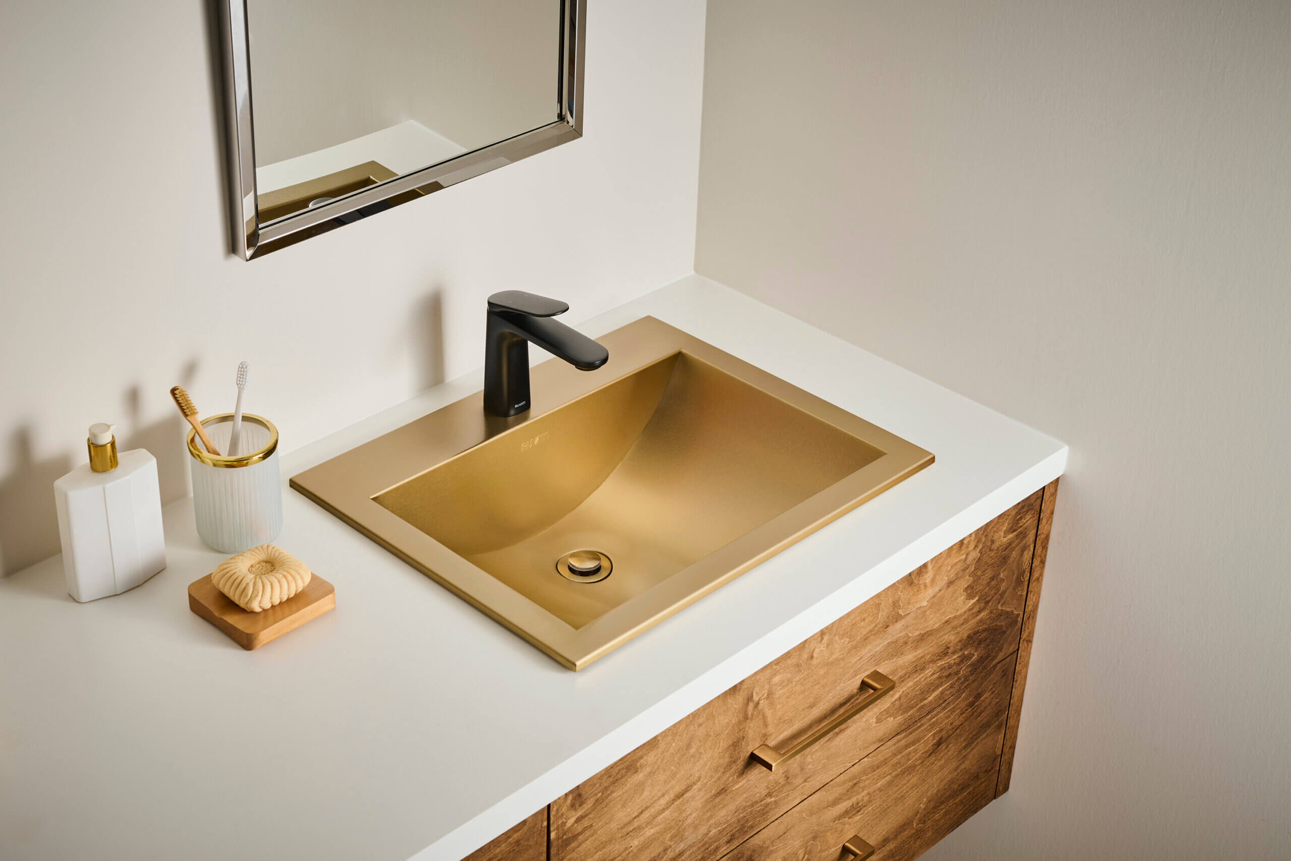 Ruvati Este Bathroom Faucet, Matte Black, Single Lever, RVF5135MB Product Image