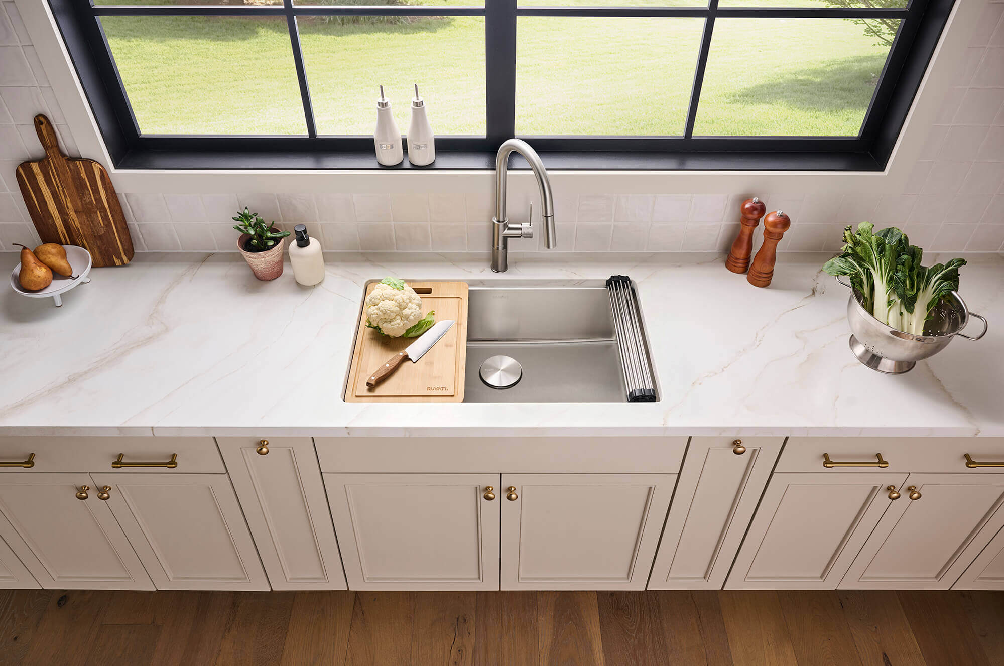 Ruvati Renaro 31" Undermount Stainless Steel Workstation Kitchen Sink, RVM5231 Product Image