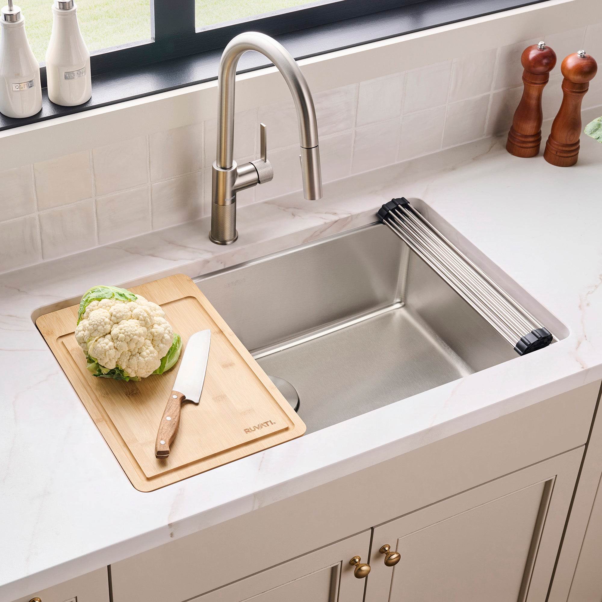 Ruvati Renaro 31" Undermount Stainless Steel Workstation Kitchen Sink, RVM5231