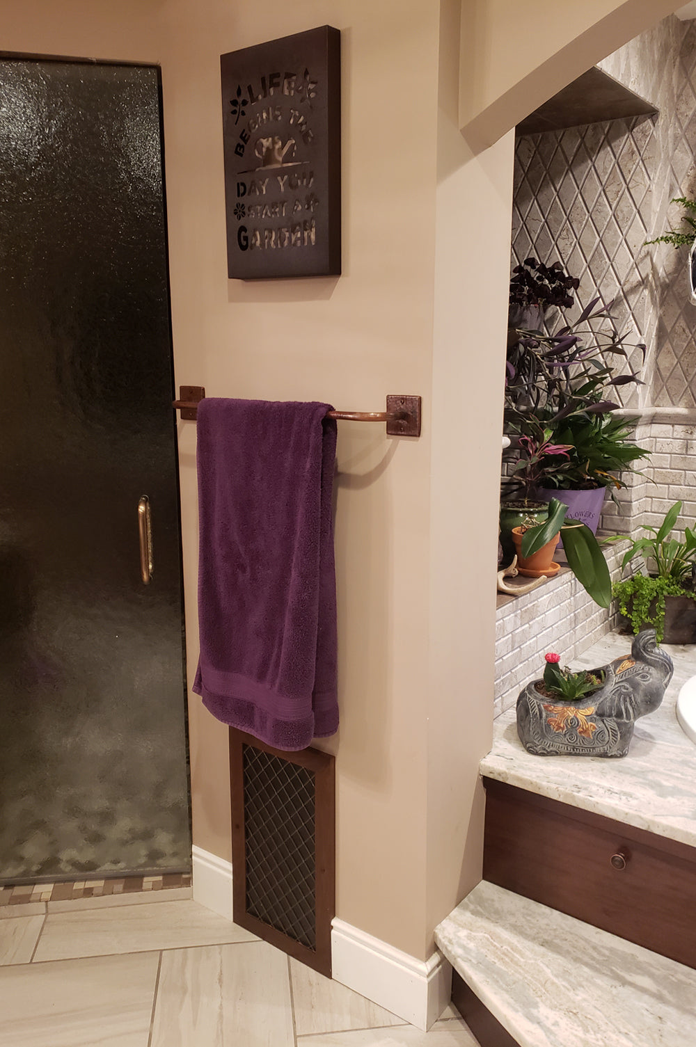 Alternate Image for Premier Copper Products 24" Hammered Copper Towel Bar, 18 Gauge, Oil Rubbed Bronze, TR24DB