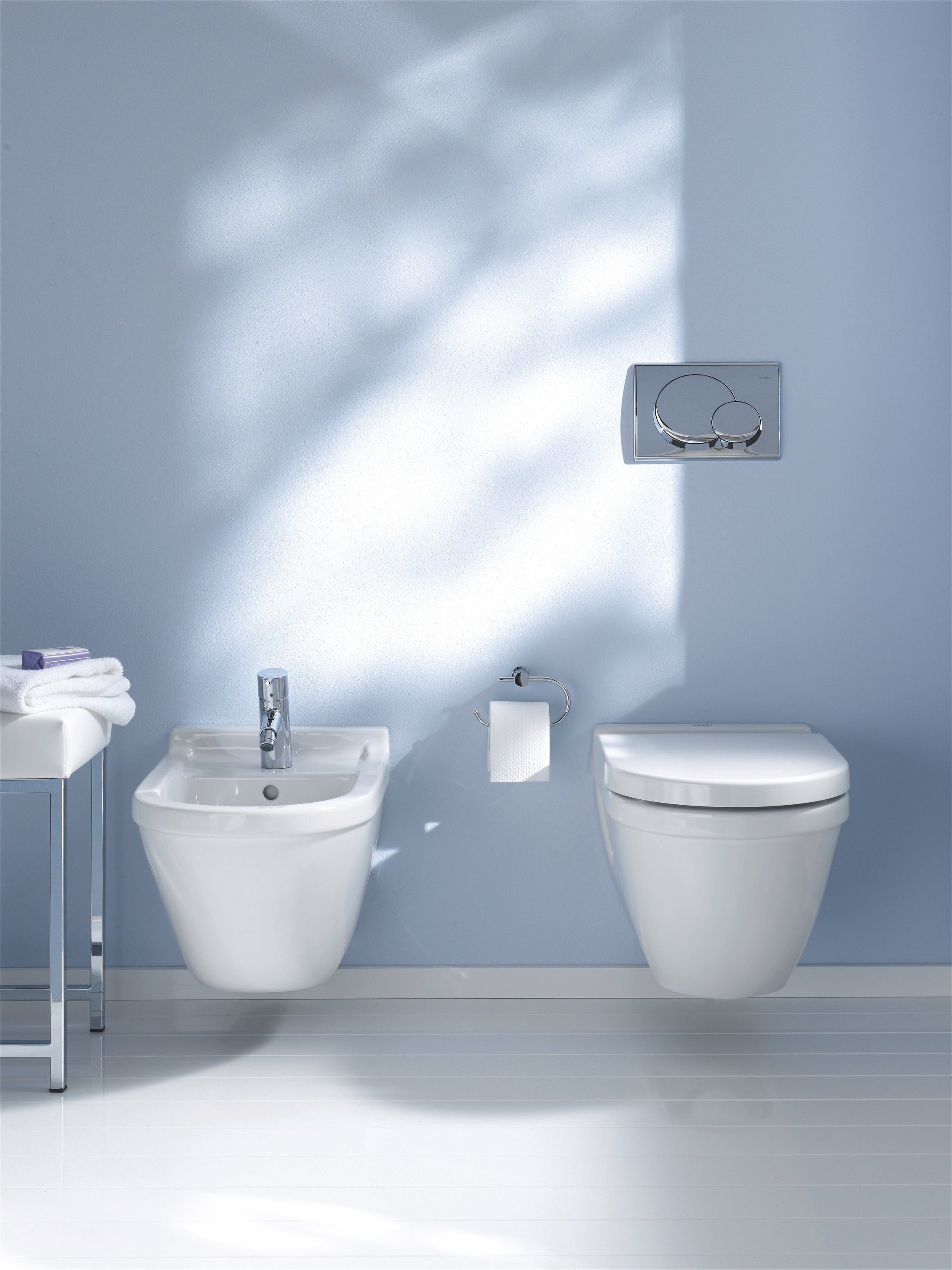 Starck 3 Elongated Slow Close Toilet Seat in White