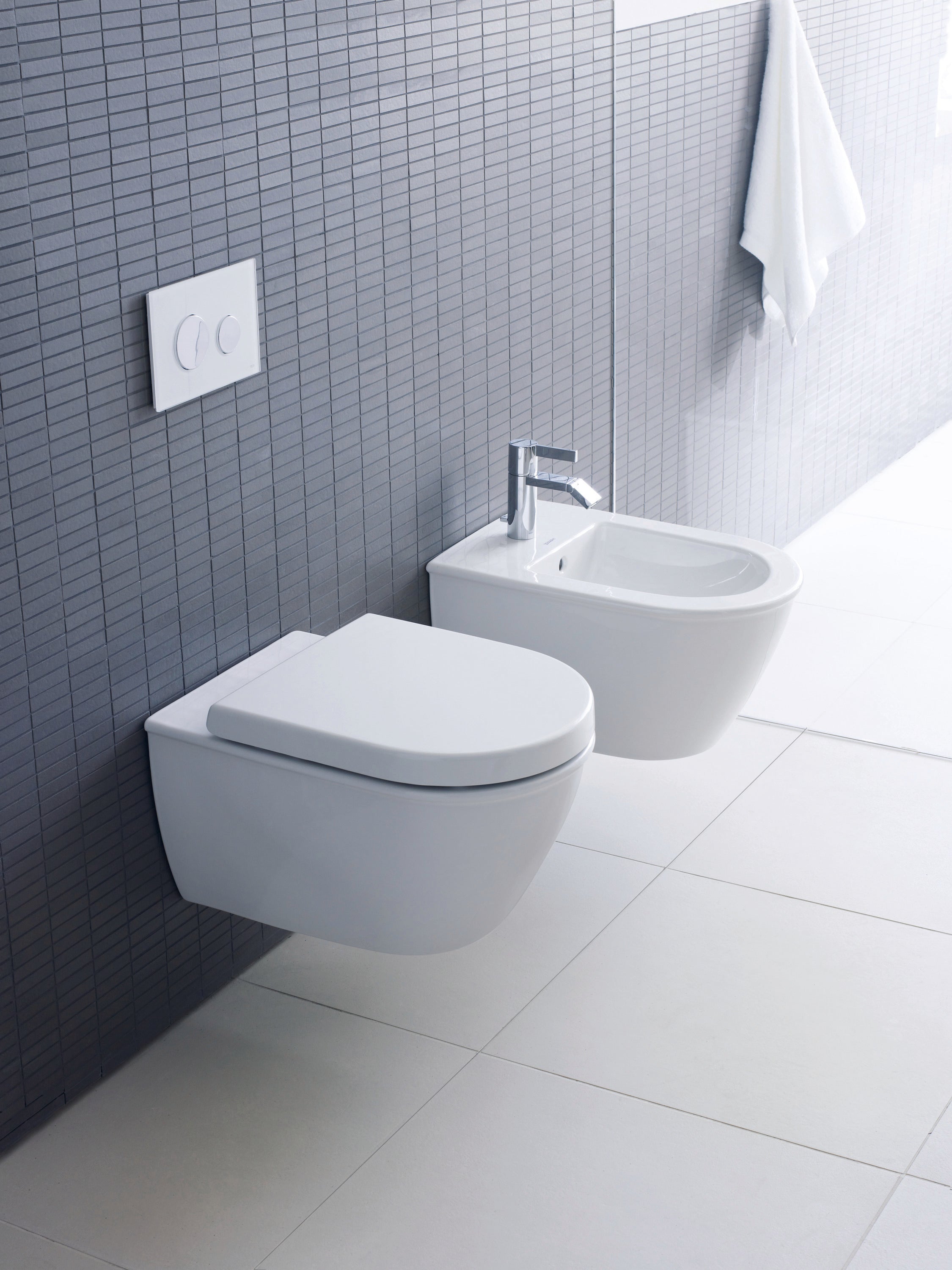 Darling New Round Slow Close Toilet Seat in White