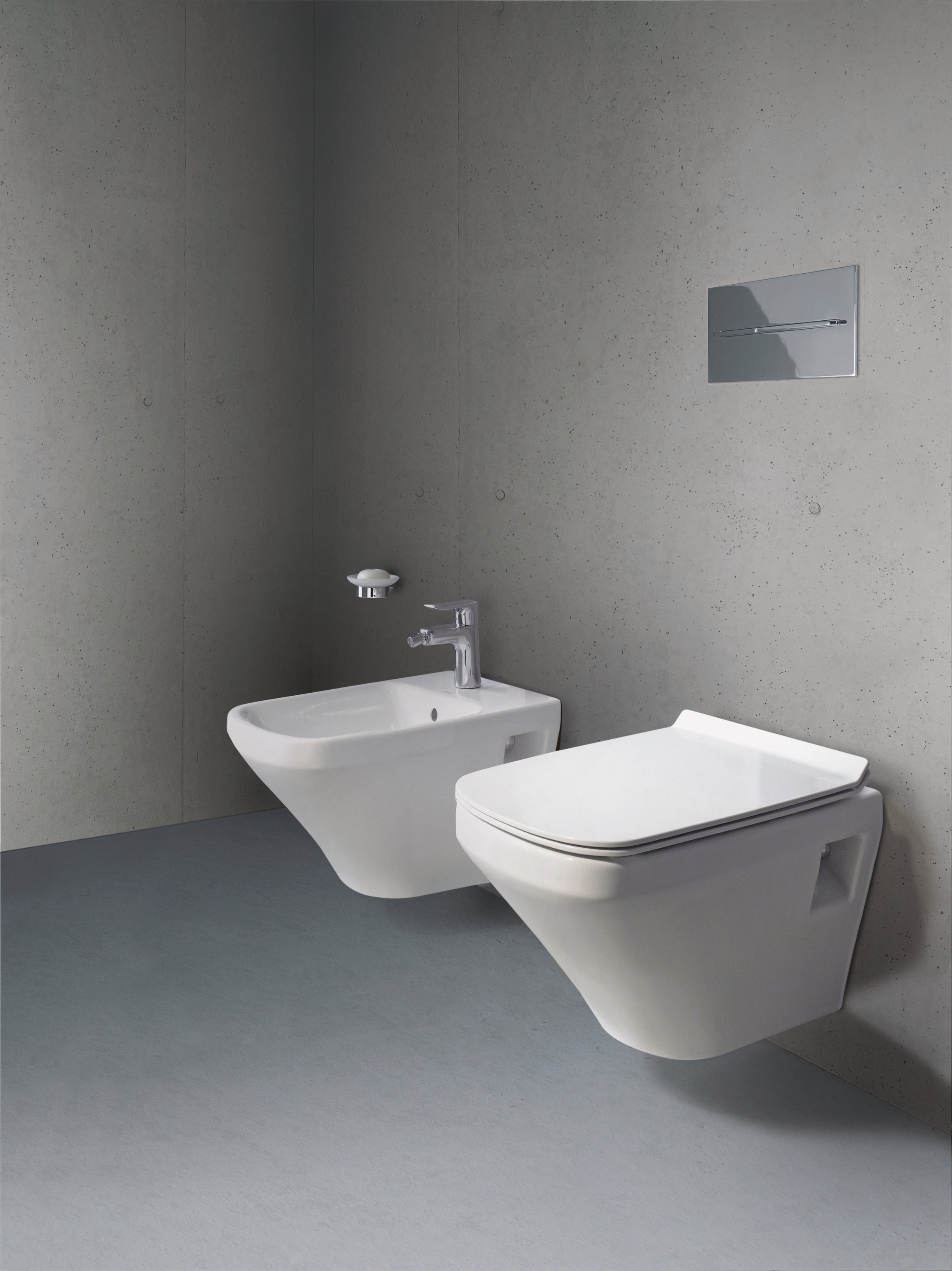 DuraStyle Round Slow Close Toilet Seat in White