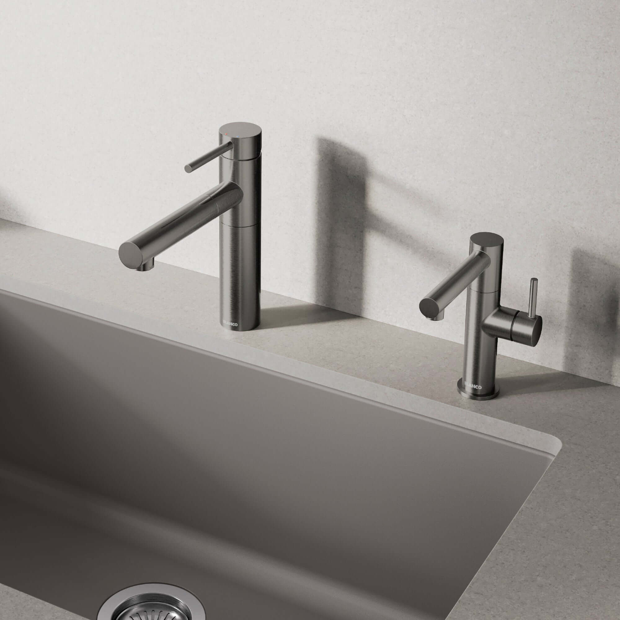 Alternate Image for Blanco Alta II Low Arc Pull-Out Kitchen Faucet, Satin Dark Steel, 1.5 GPM, Brass, 527562