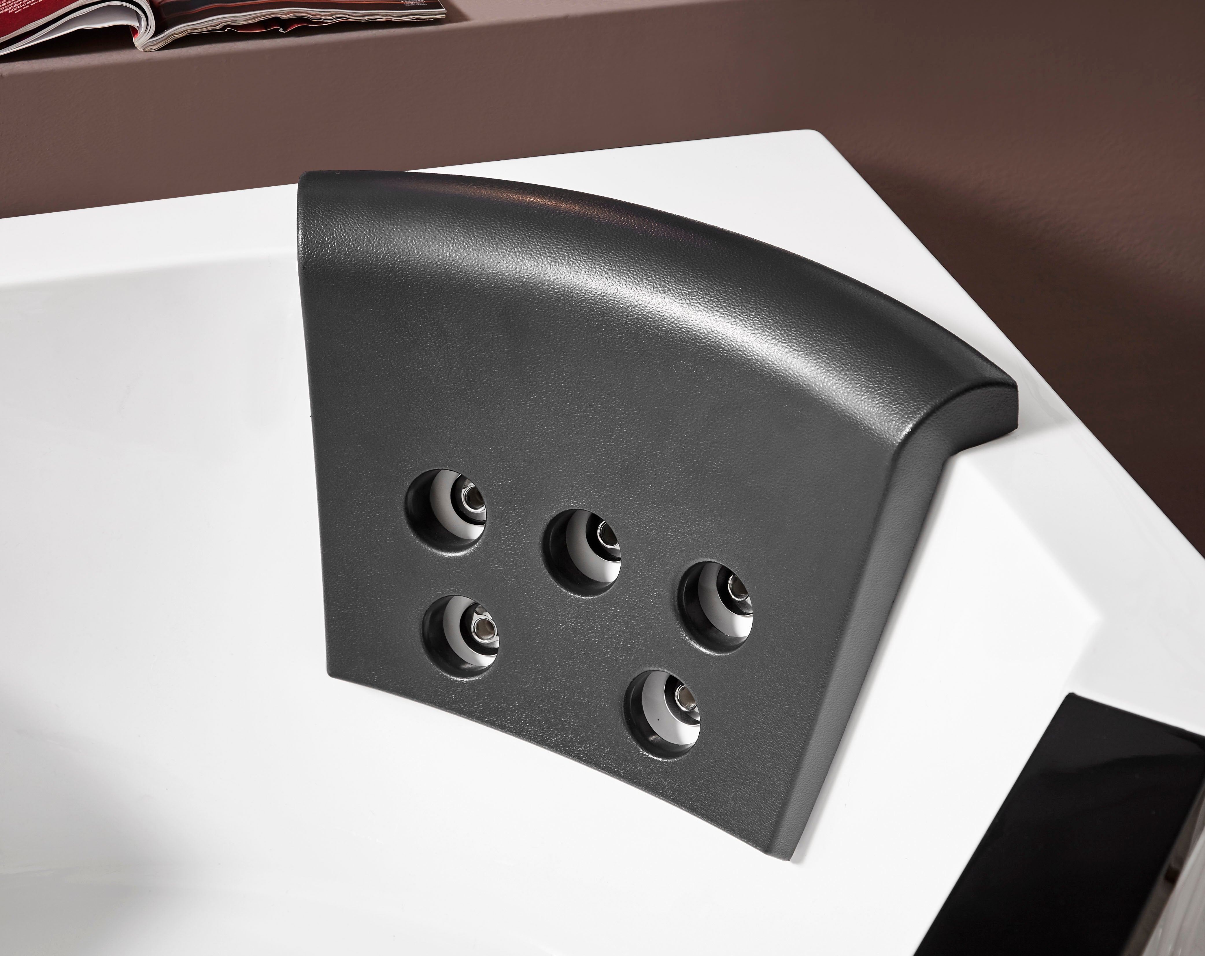 Alternate Image for Eago 59" Acrylic Corner Neo-angle Round Bathtub, White, AM156ETL