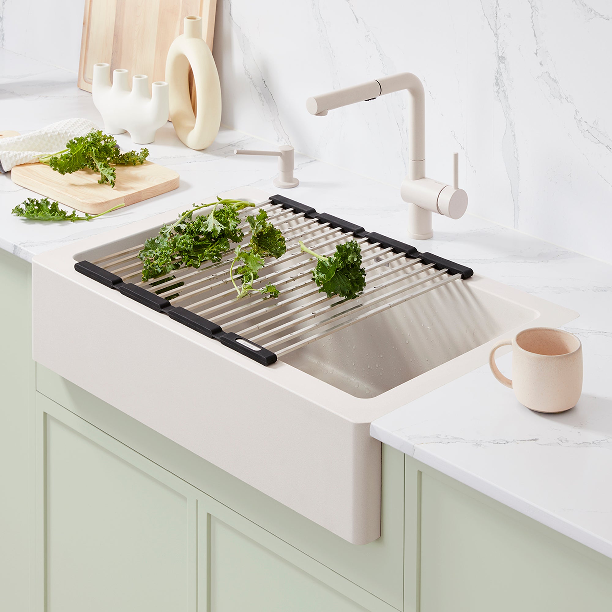Alternate Image for Blanco Linus Low Arc Pull-Out Dual-Spray Kitchen Faucet, Soft White, 1.5 GPM, Brass, 526963
