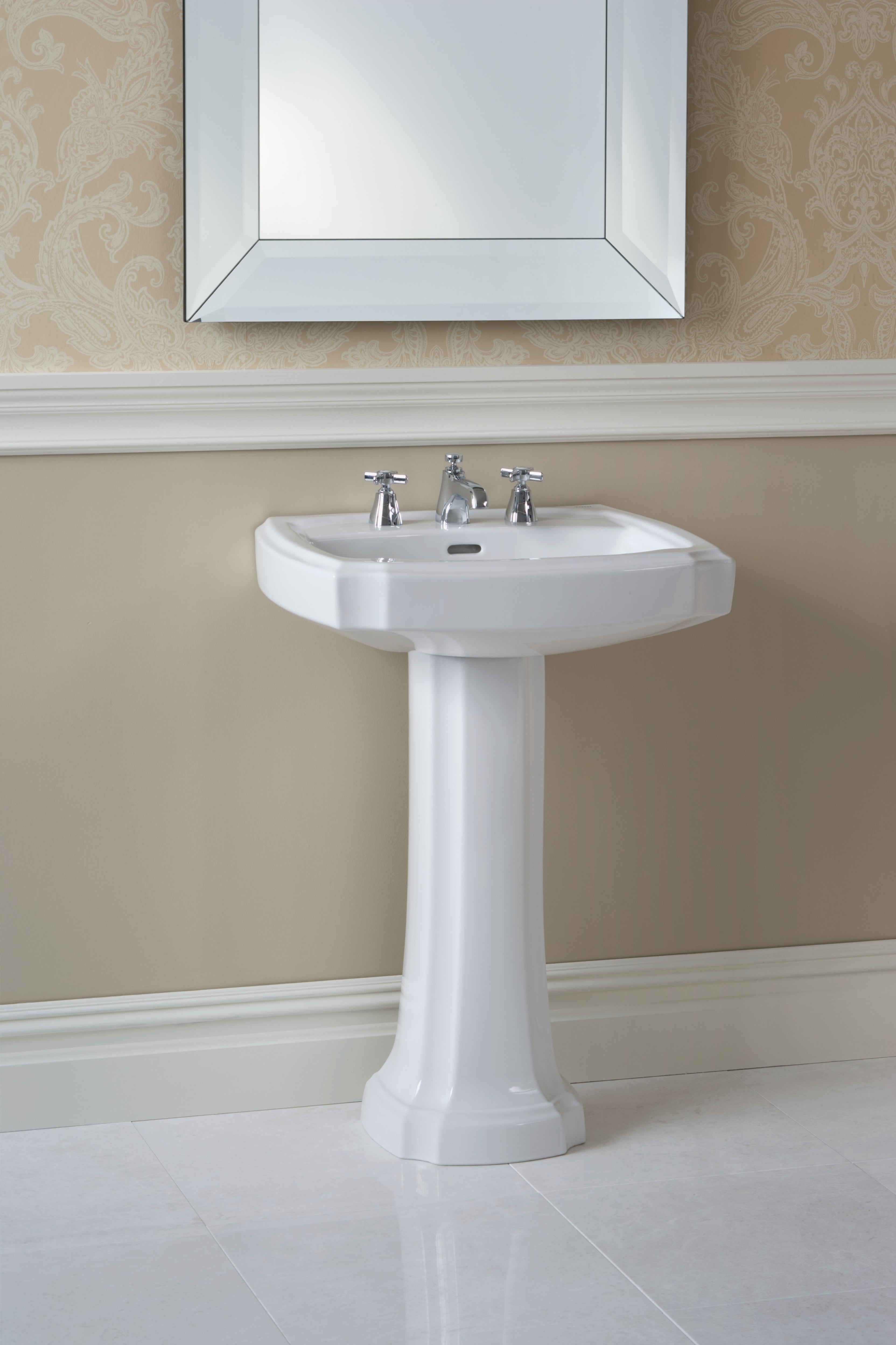 Alternate Image for TOTO Guinevere 27-1/8" x 19-7/8" Rectangular Pedestal Bathroom Sink for 8 Inch Center Faucets, Cotton White, Vitreous China, LPT970.8#01