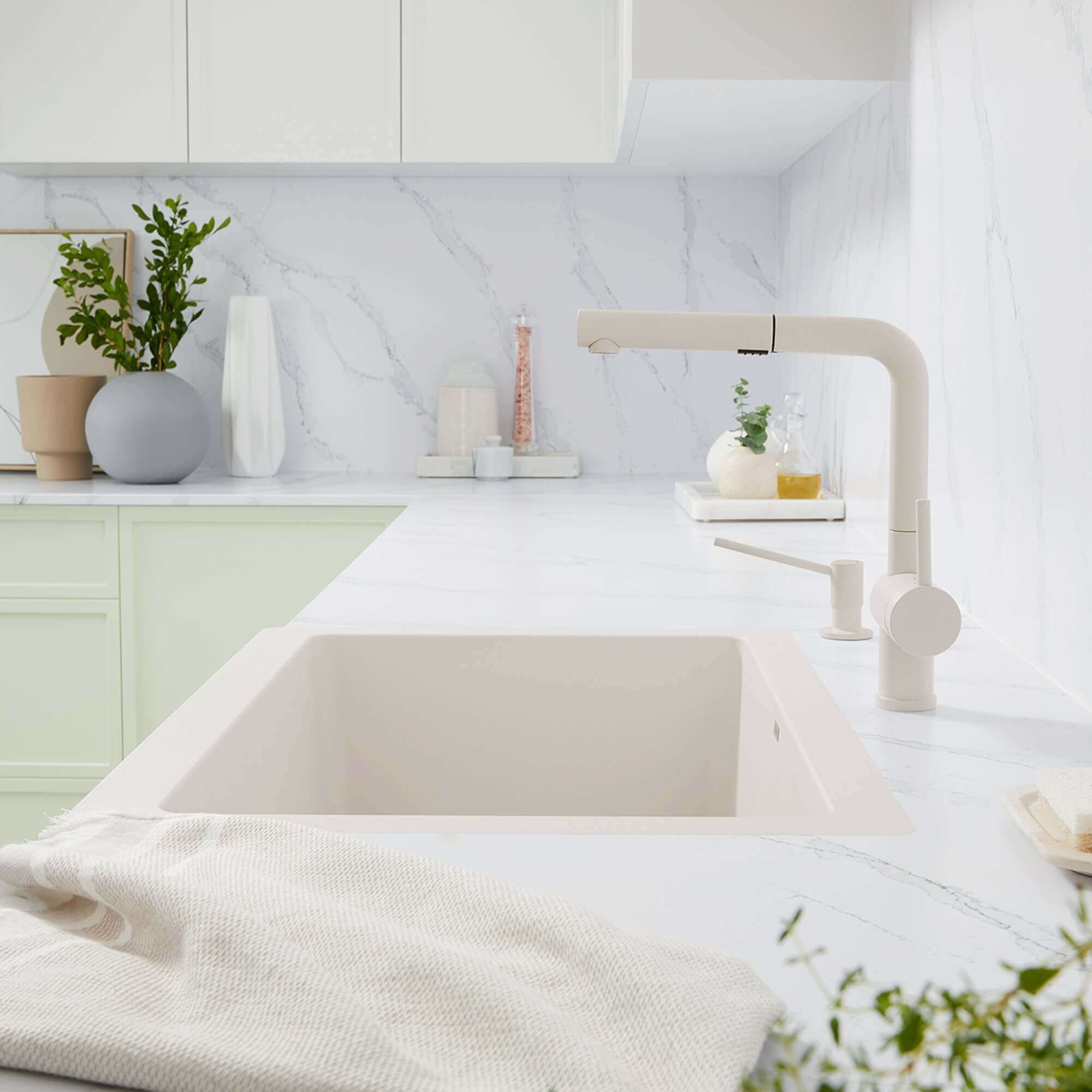 Alternate Image for Blanco Linus Low Arc Pull-Out Dual-Spray Kitchen Faucet, Soft White, 1.5 GPM, Brass, 526963