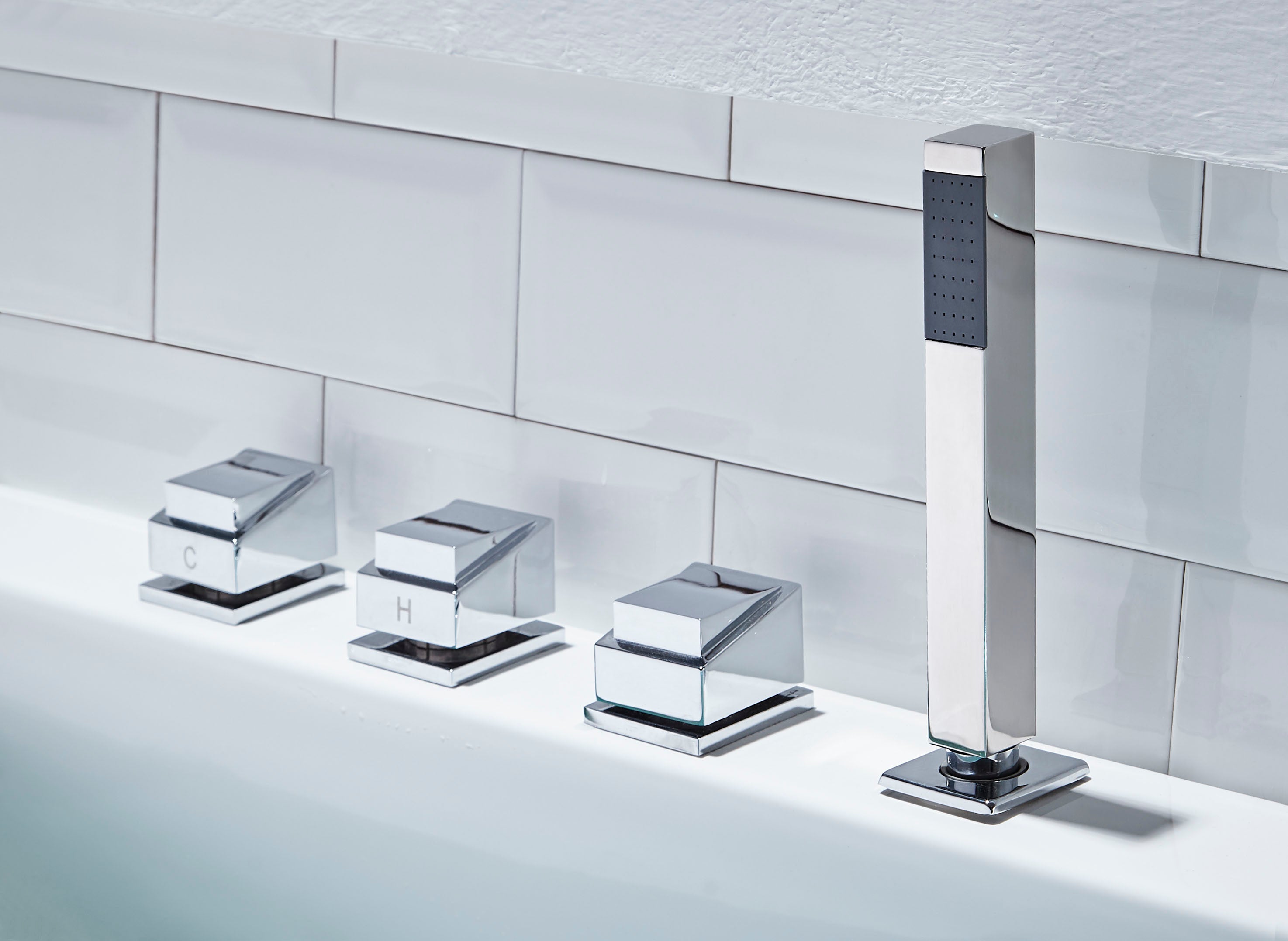 Alternate Image for Eago 71" Acrylic Corner Rectangle Bathtub with Fixtures, White, AM154ETL-R6