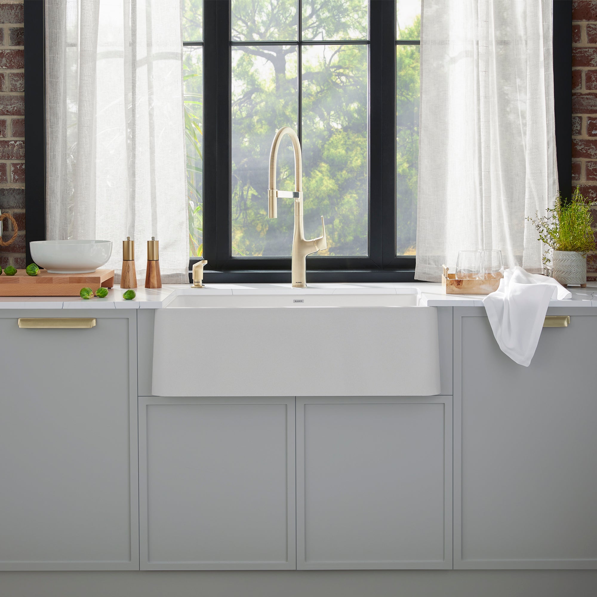 Alternate Image for Blanco Rivana Semi-Pro Pull-Down Dual-Spray Kitchen Faucet, Satin Gold, 1.5 GPM, Brass, 442984