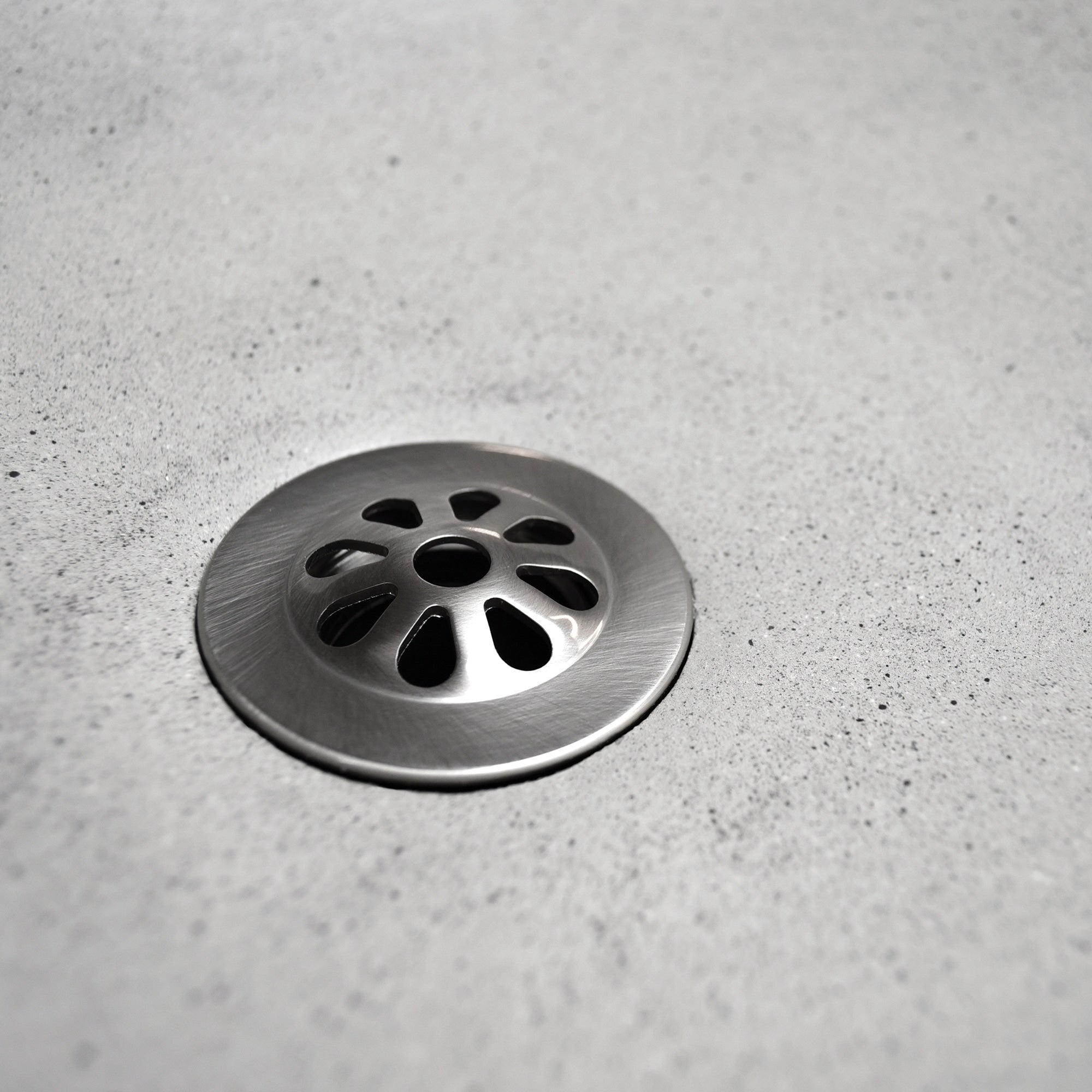 Native Trails 1.5" Teardrop Drain in Brushed Nickel, DR150-BN