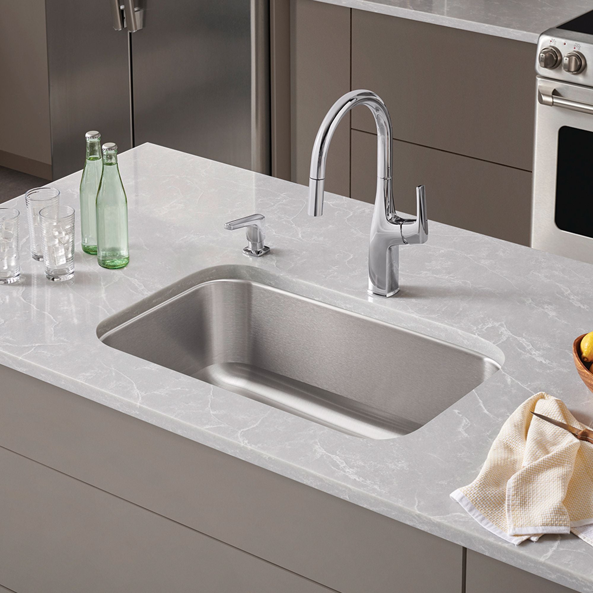 Alternate Image for Blanco Stellar 28" Undermount Stainless Steel Kitchen Sink, 18 Gauge, Brushed Finish, 441024