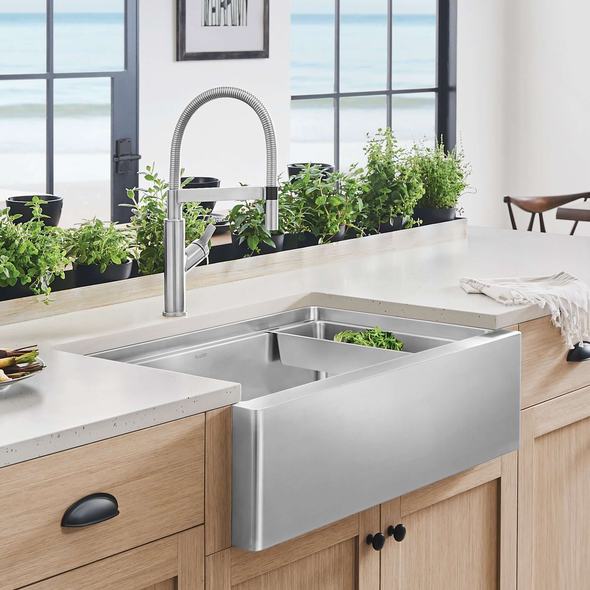 Alternate Image for Blanco Quatrus 33" Stainless Steel Workstation Farmhouse Sink with Accessories, 18 Gauge, Satin Polish, 525243