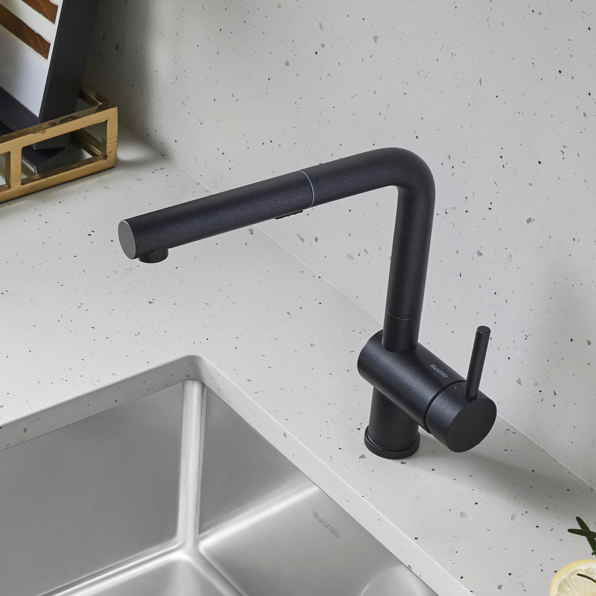 Alternate Image for Blanco Linus 1.5 GPM Brass Kitchen Faucet, Pull-Out, Anthracite, 526367