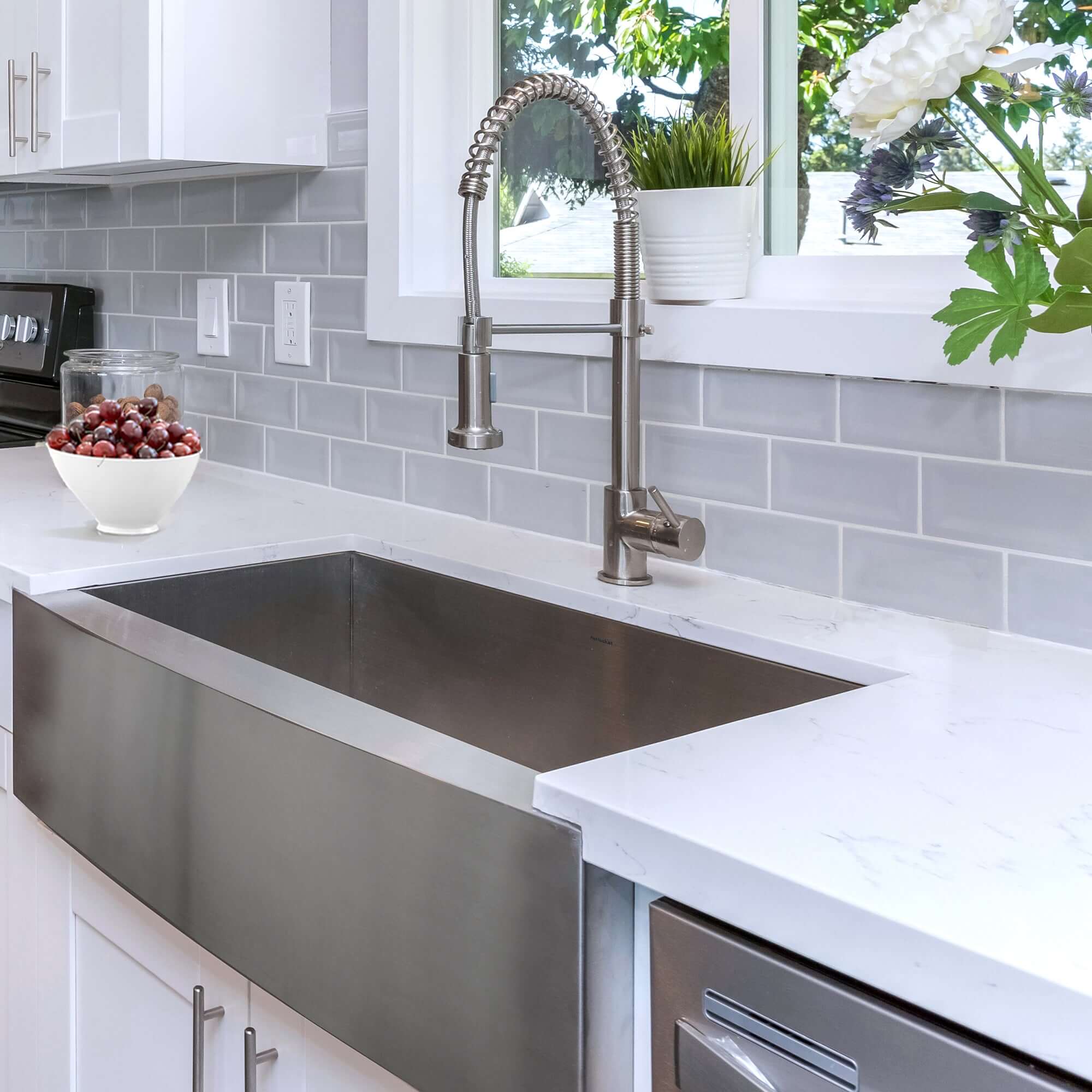 Alternate Image for Nantucket Sinks Pro Series 33" Stainless Steel Farmhouse Sink, 16 Gauge, APRON332010-16