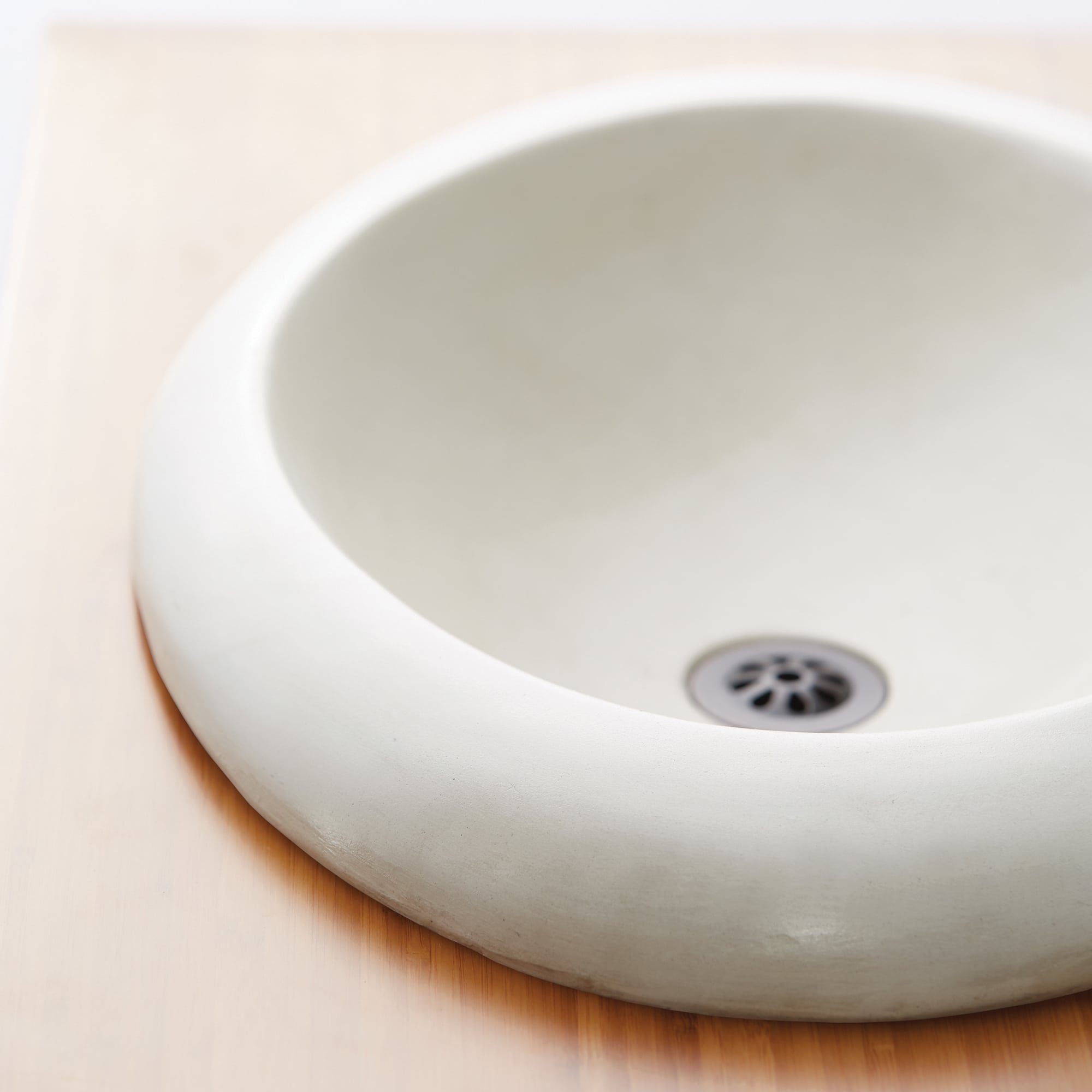 Native Trails Cuyama 21" Round NativeStone Concrete Bathroom Sink, Pearl, NSL2115-P