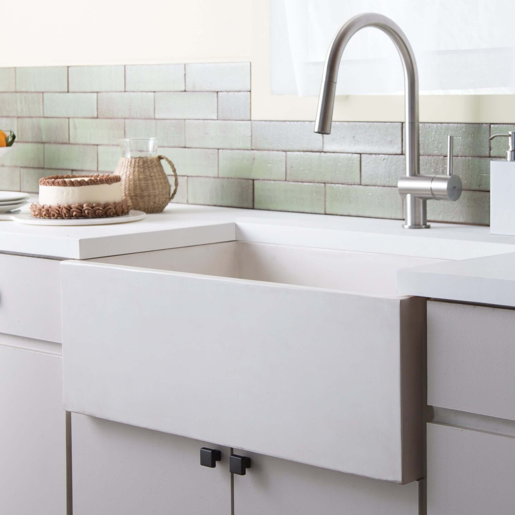 Native Trails 30" NativeStone Concrete Farmhouse Sink, Pearl, NSK3018-P