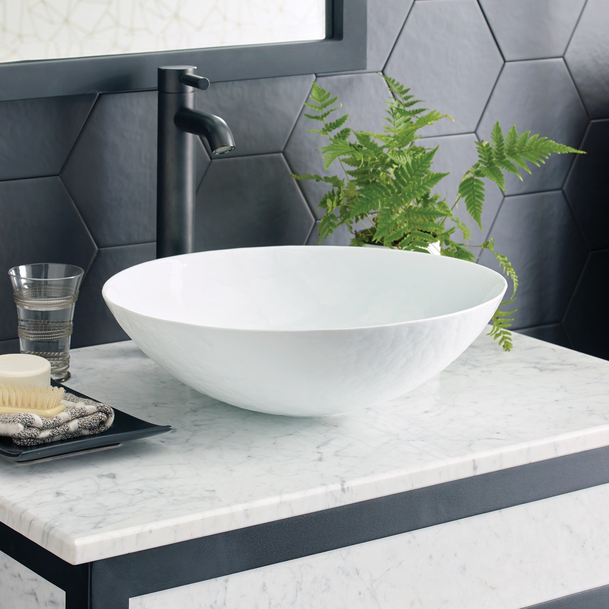 Alternate Image for Native Trails Murano 16" Round Glass Vessel Bathroom Sink, Bianco, MG1717-BO