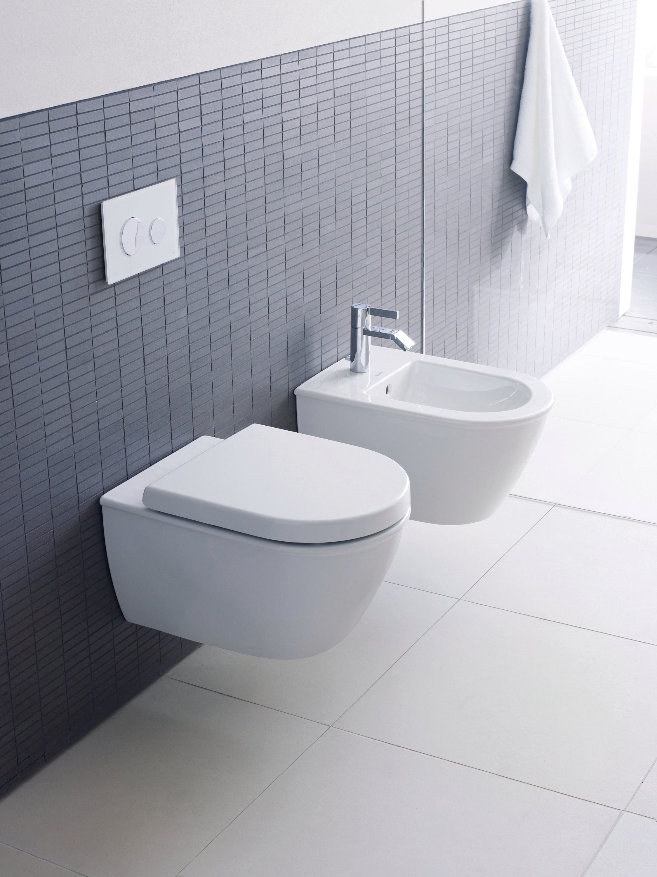 Darling New Round Slow Close Toilet Seat in White