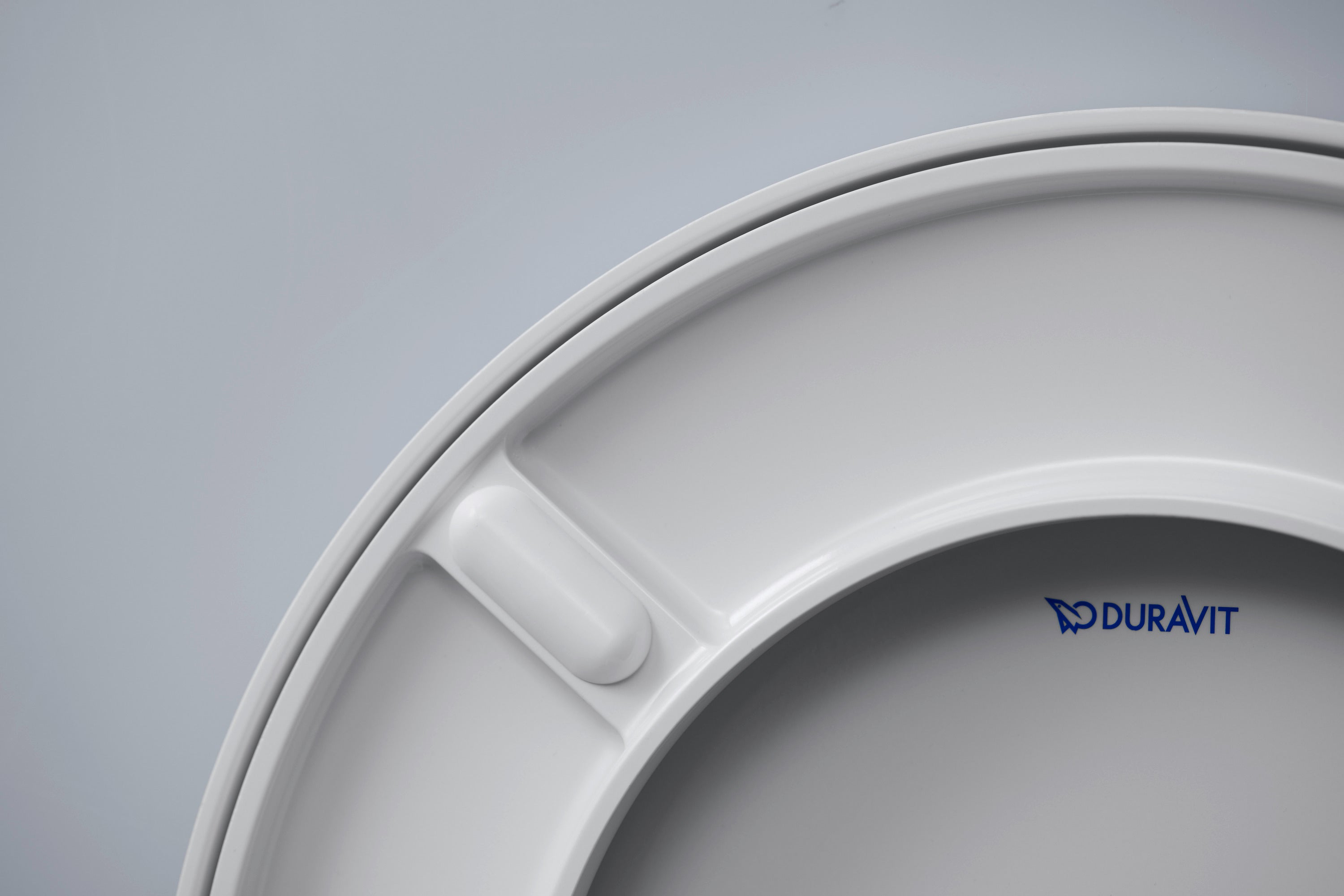 D-Neo Round Slow Close Toilet Seat in White