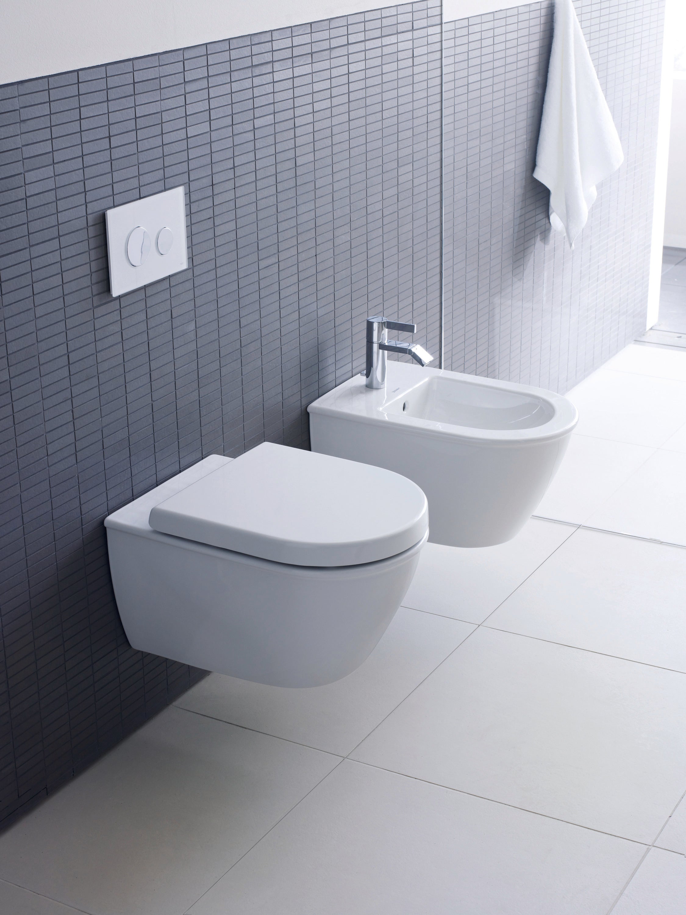 Darling New Round Slow Close Toilet Seat in White