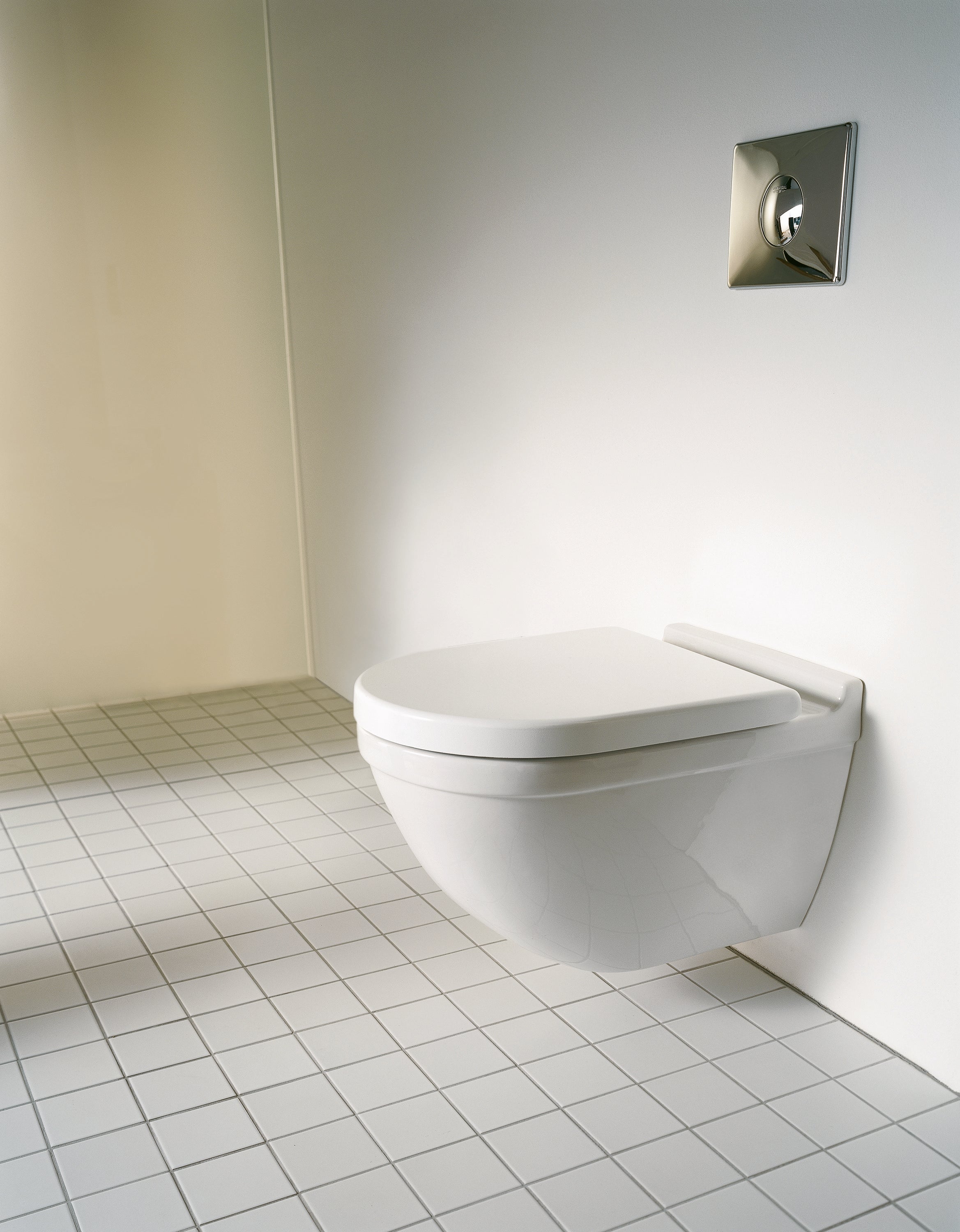 Starck 3 Elongated Slow Close Toilet Seat in White