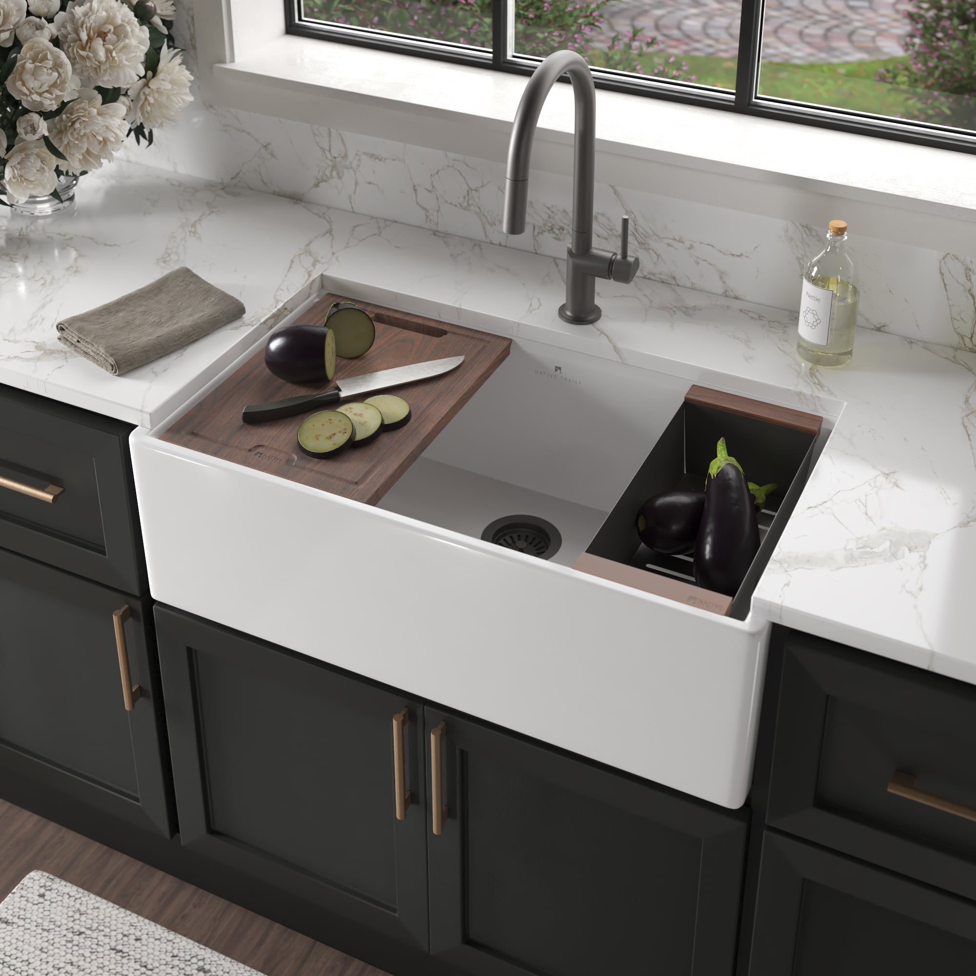 Native Trails Dreamer Concierge 33" Fireclay Workstation Farmhouse Kitchen Sink, White, FRKG3318-W