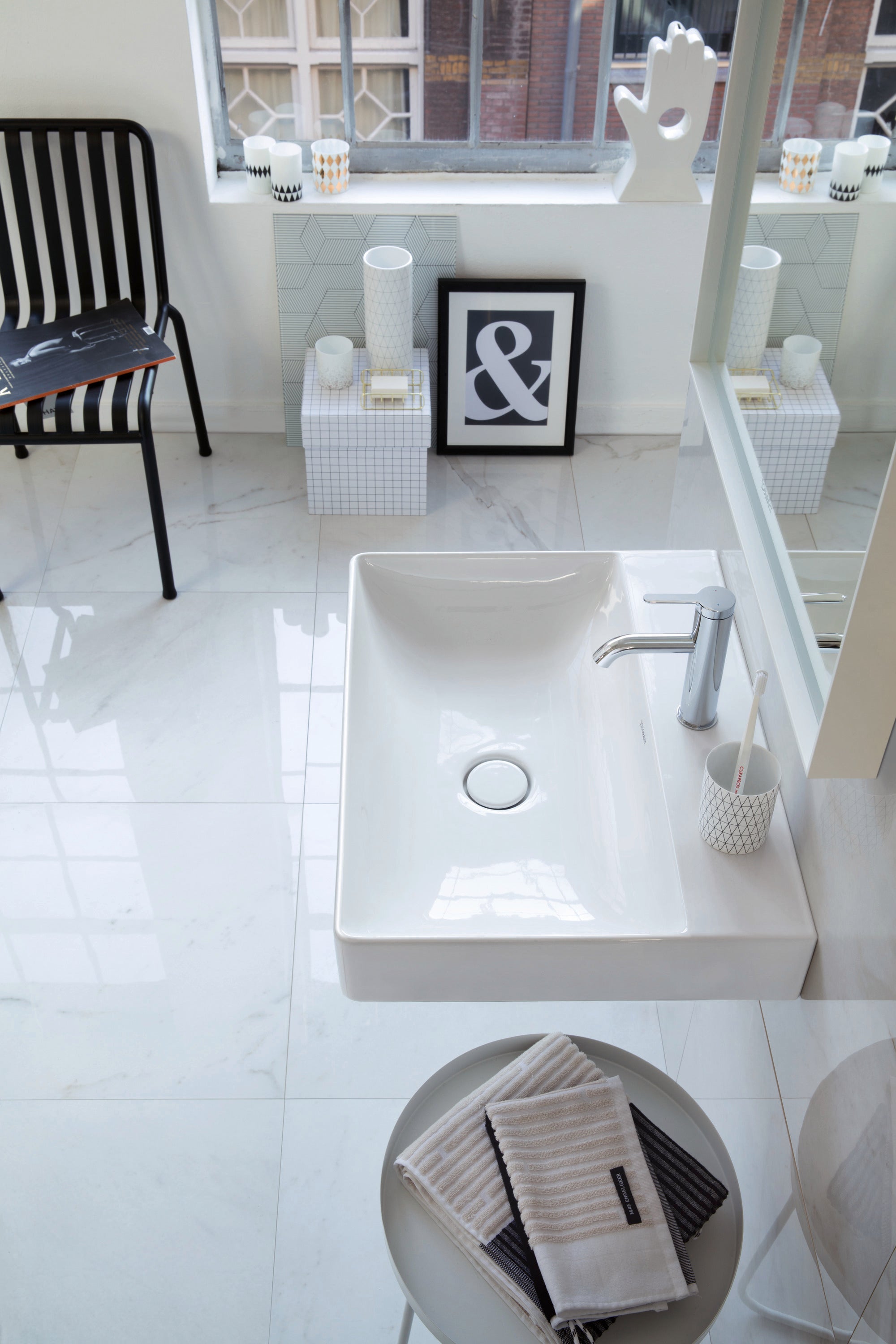 DuraSquare 23 5/8" Rectangular Wall Mounted Sink in White with Single Faucet Hole