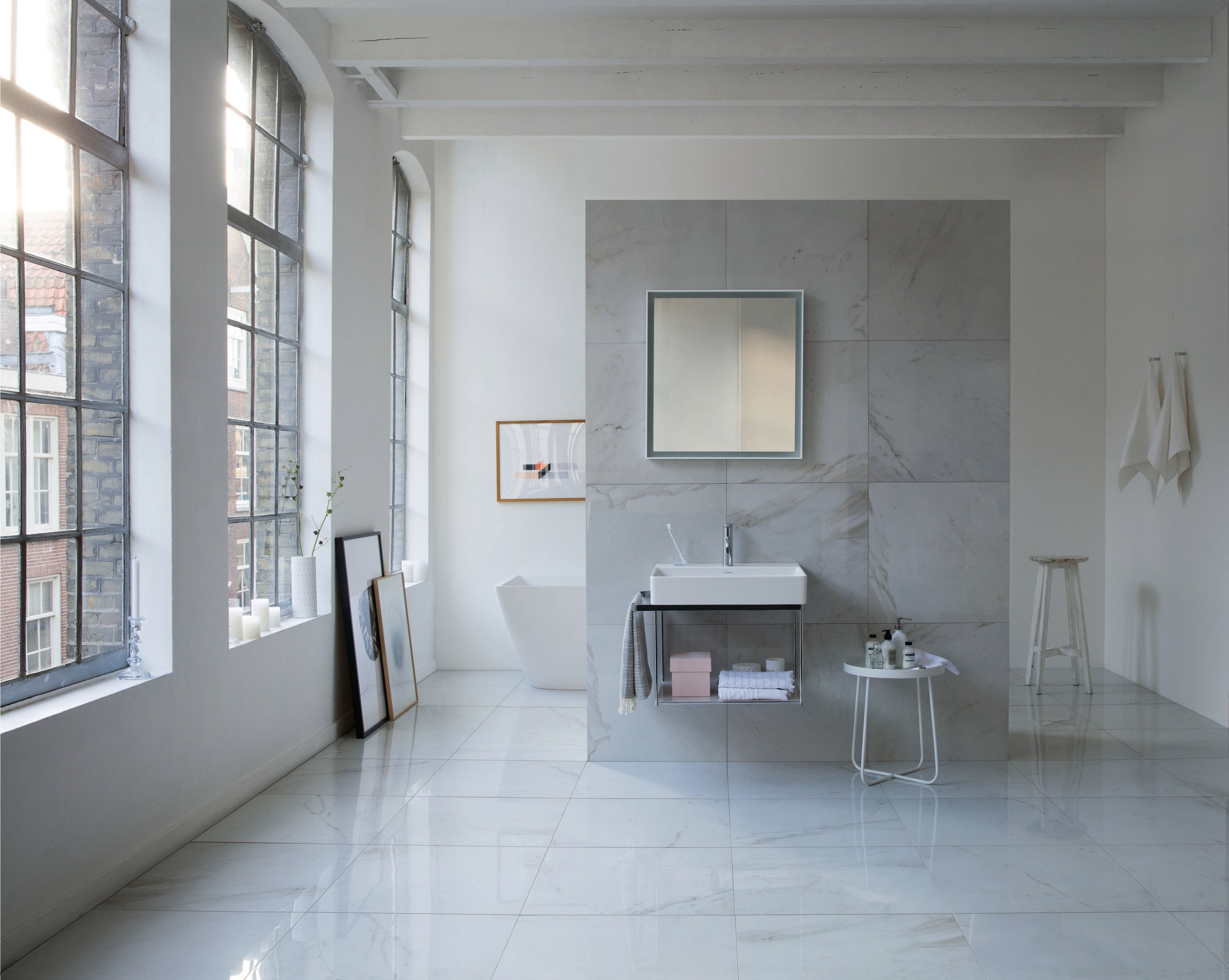 DuraSquare 23 5/8" Rectangular Wall Mounted Sink in White with Single Faucet Hole