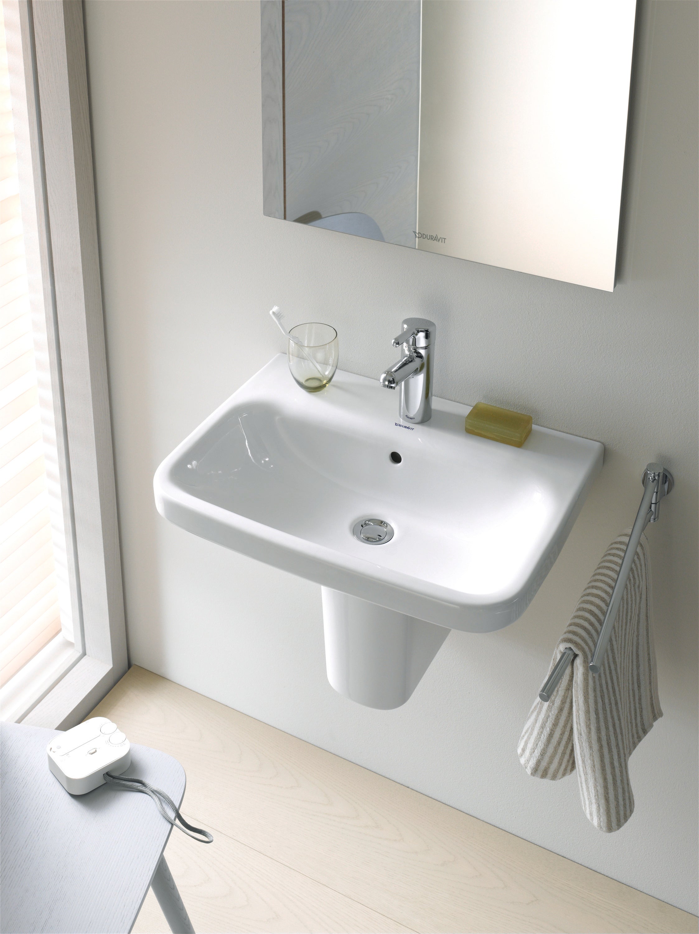 DuraStyle 23 5/8" Rectangular Wall Mounted Sink in White with Single Faucet Hole and with Overflow