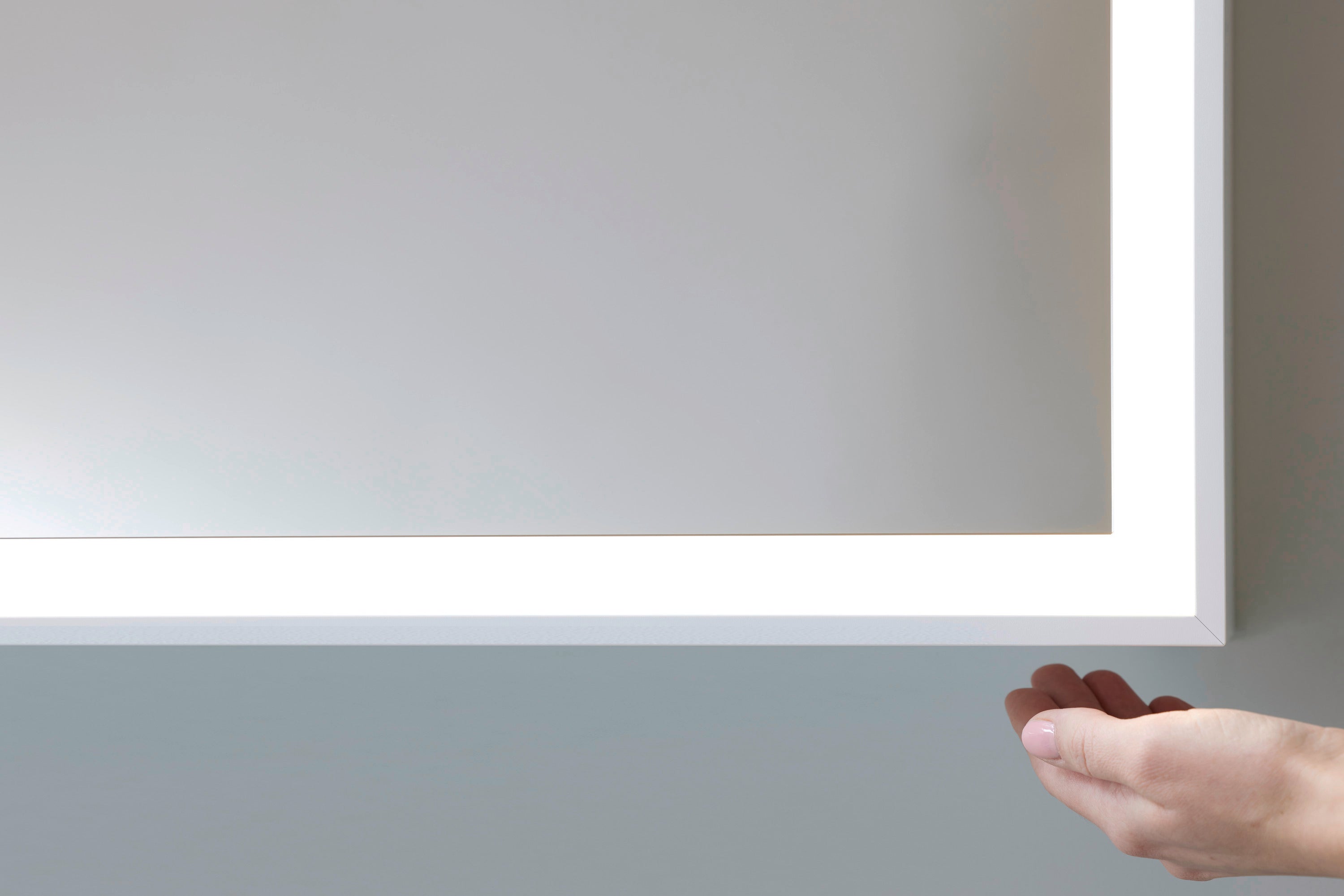 L-Cube 25 5/8" x27 1/2" Left Hinge 1 Door LED Rectangular Medicine Cabinet in Aluminum