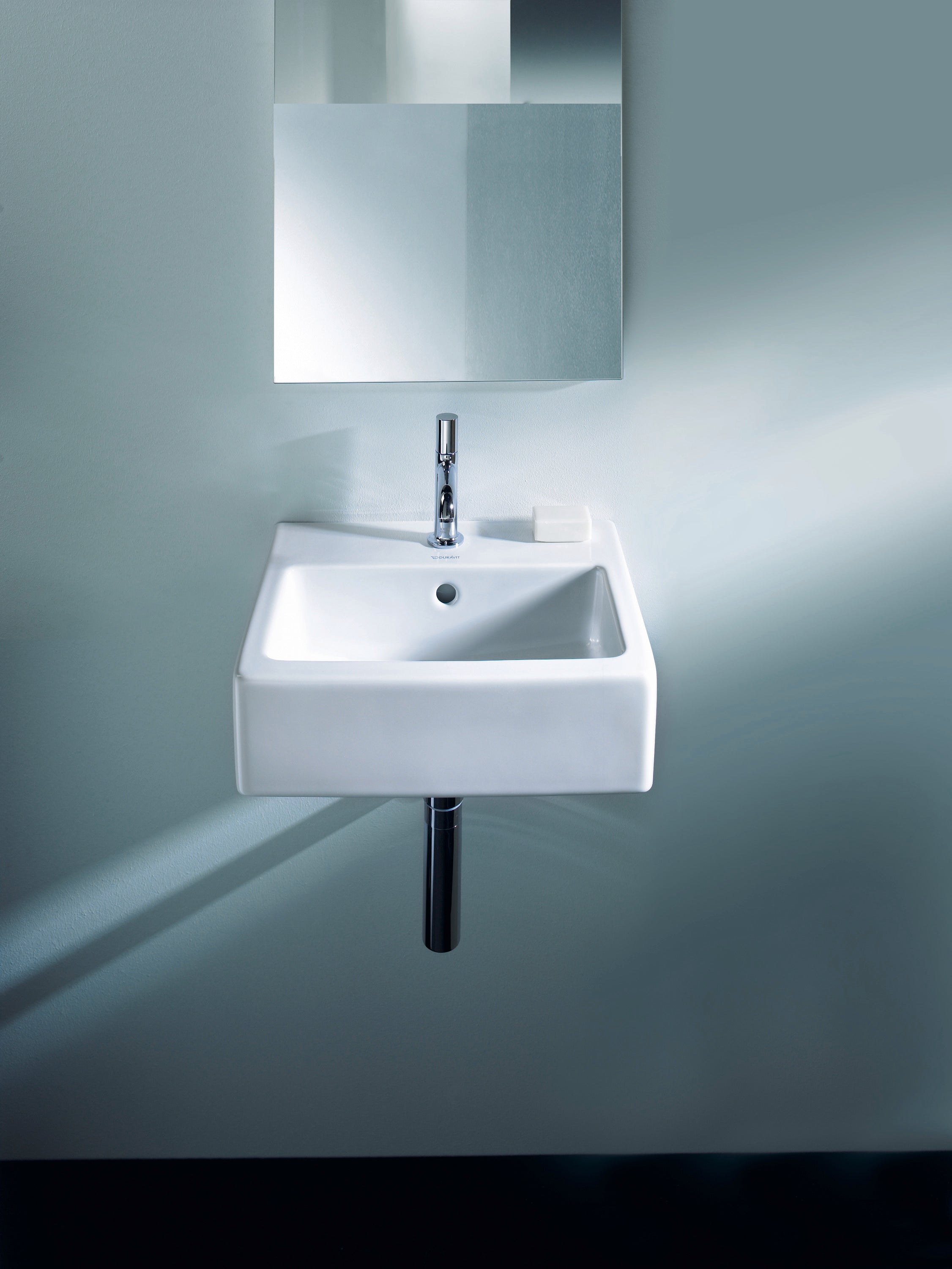 Vero 19 5/8" Rectangular Wall Mounted Sink in White with Single Faucet Hole and with Overflow