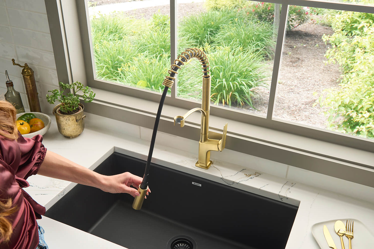 Ruvati Seneca Pull Down Pre-Rinse Kitchen Faucet, Brushed Gold, Single Lever, RVF1236SG Product Image