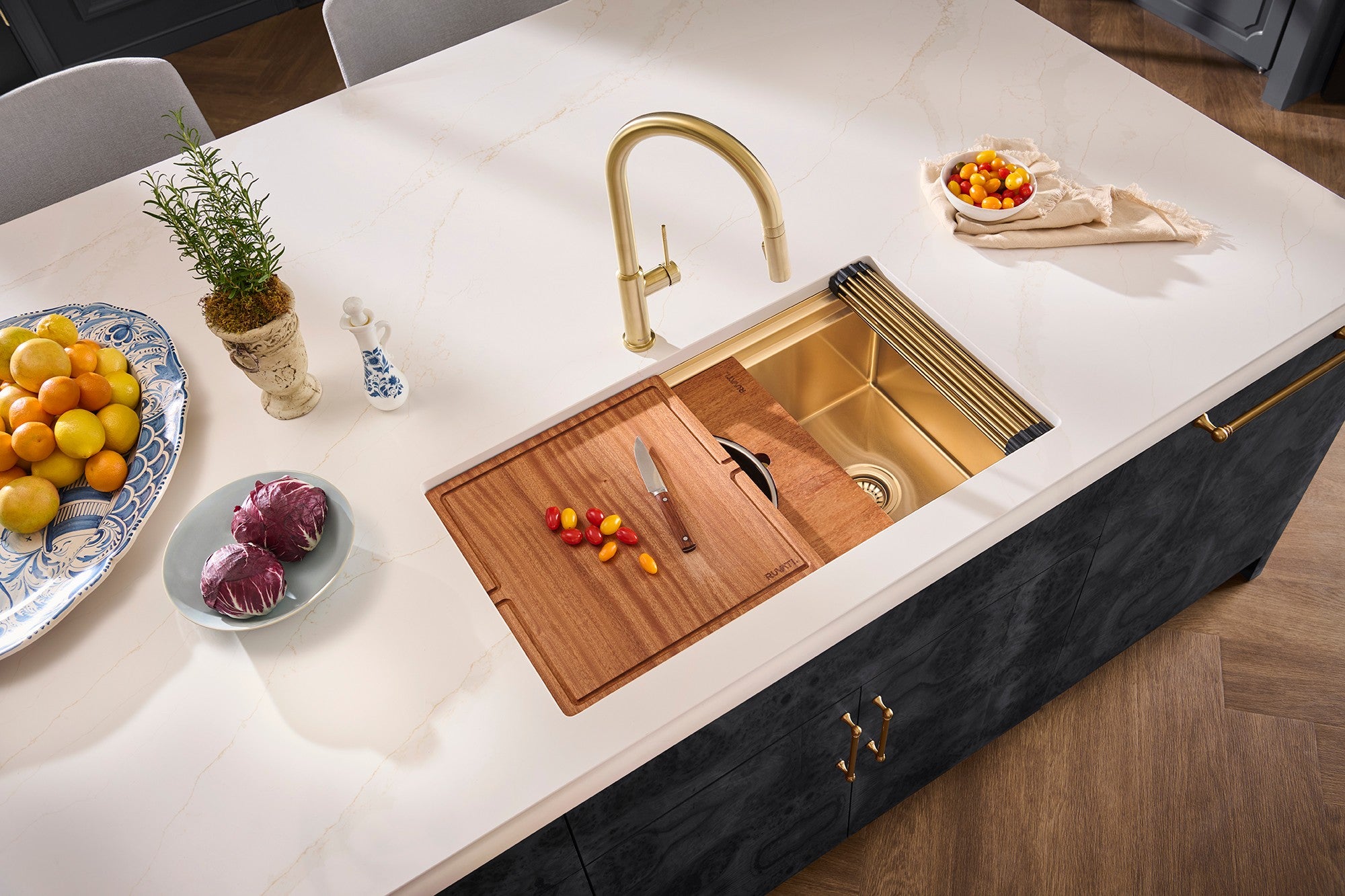 Ruvati Vestia Pull Down Kitchen Faucet, Brushed Gold, Single Lever, RVF1237SG Product Image