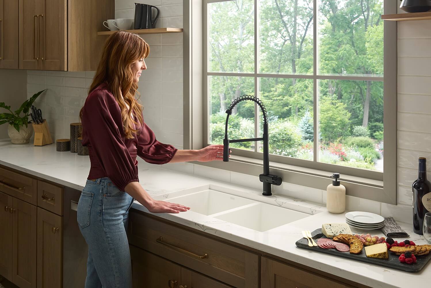 Ruvati Seneca Pull Down Kitchen Faucet, Matte Black, Single Lever, RVF1243MB Product Image