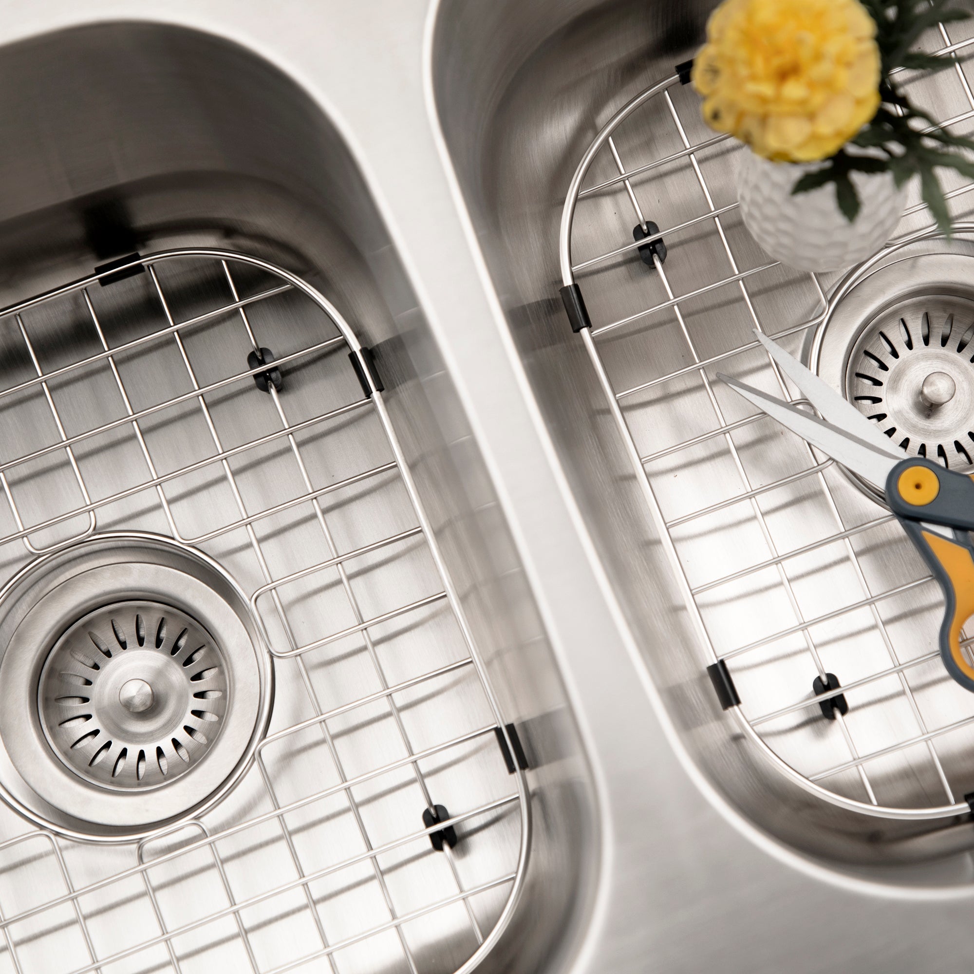 Houzer Eston 31 inch Stainless Steel Undermount 50/50 Double Bowl Kitchen Sink with Strainer & Grid - 18 Gauge, STD-2100-C