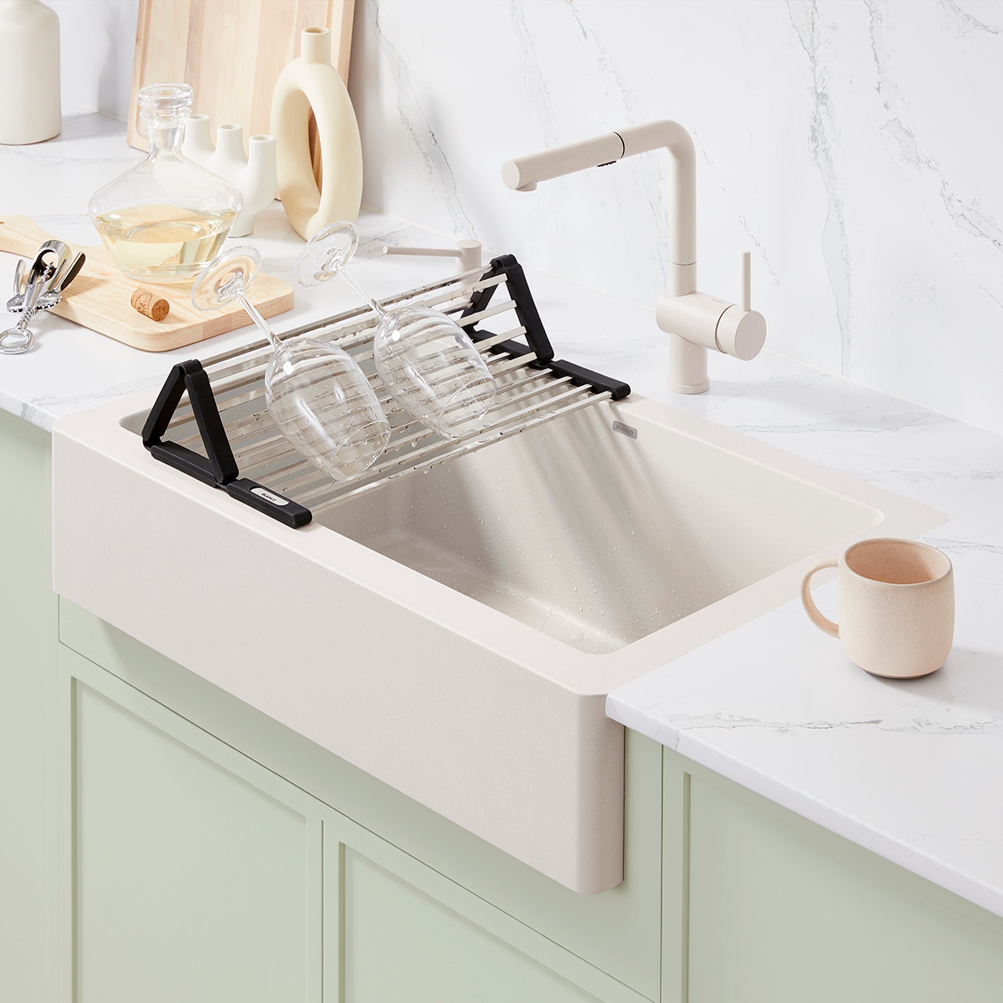 Blanco Linus Low Arc Pull-Out Dual-Spray Kitchen Faucet, Soft White, 1.5 GPM, Brass, 526963